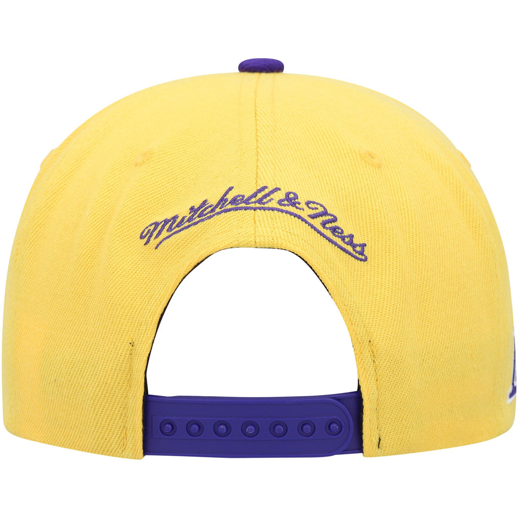 MENS MITCHELL & NESS NBA SIDE CORE 2.0 SNAPBACK LAKERS - YELLOW-PURPLE