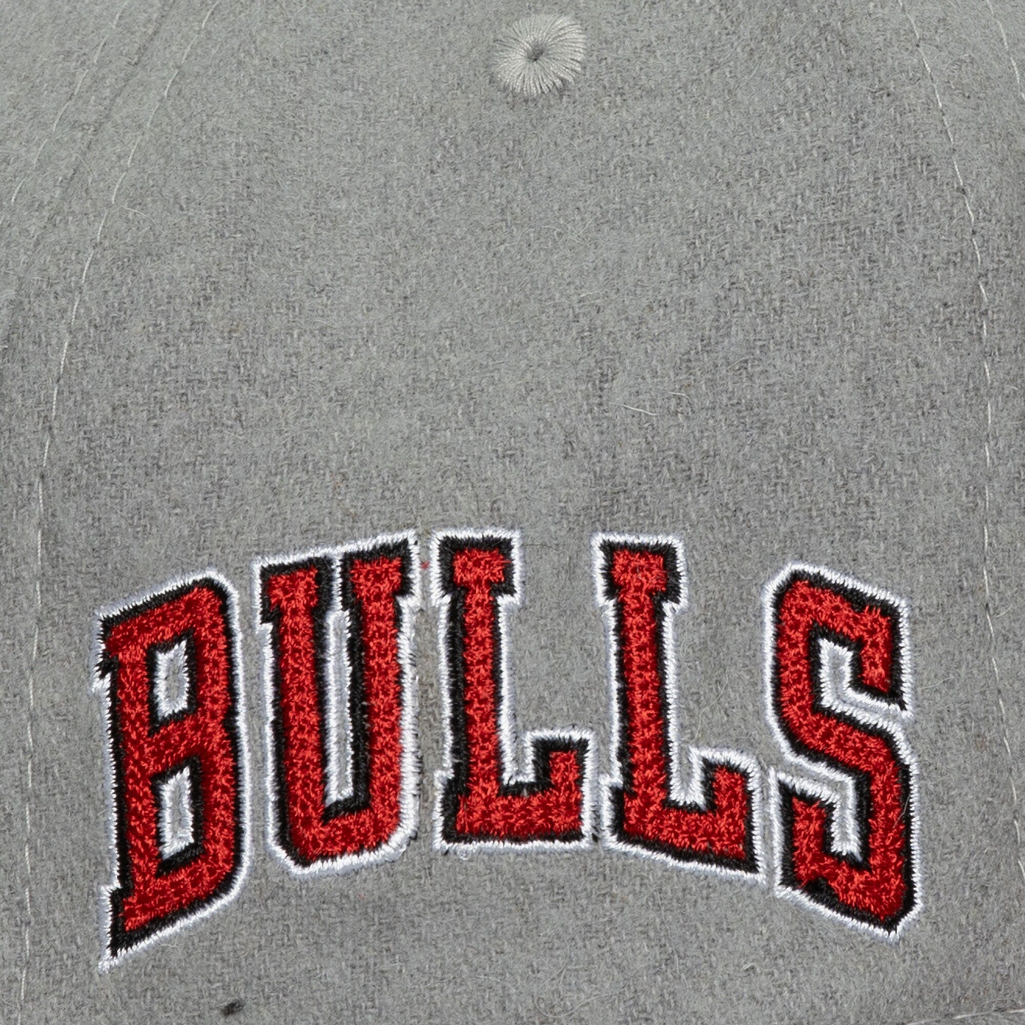 Mens Mitchell & Ness NBA MELT STITCH SNAPBACK BULLS