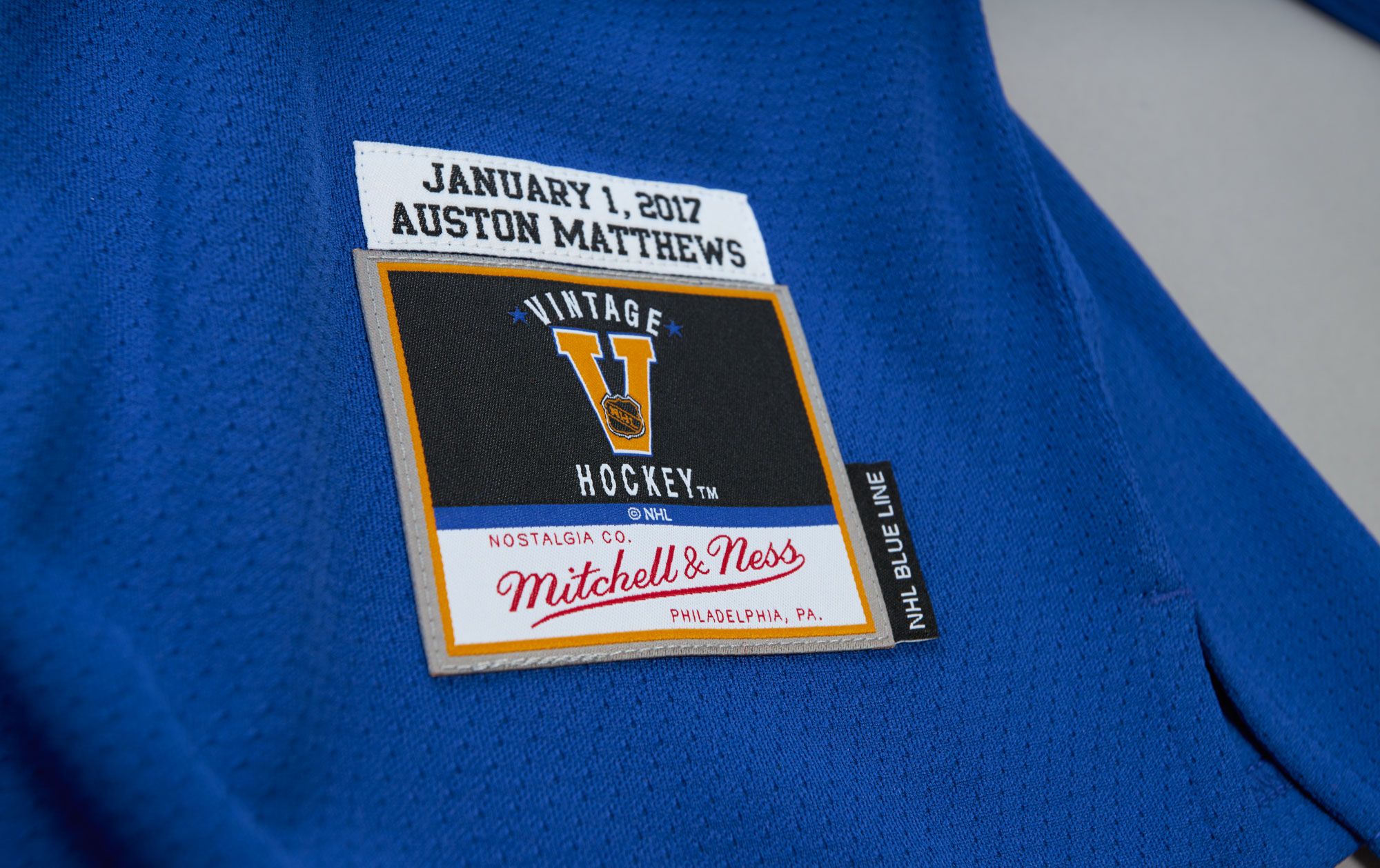Mens Mitchell & Ness NHL CENTENNIAL CLASSIC JERSEY MAPLE LEAFS 2017 AUSTON MATTHEWS