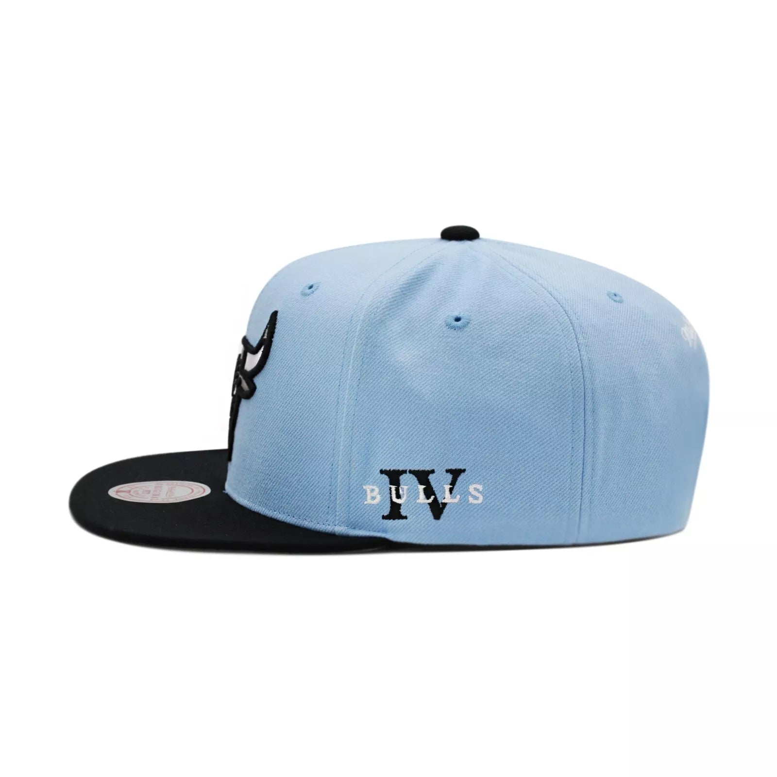 Mens Mitchell & Ness NBA CORE IV SNAPBACK BULLS
