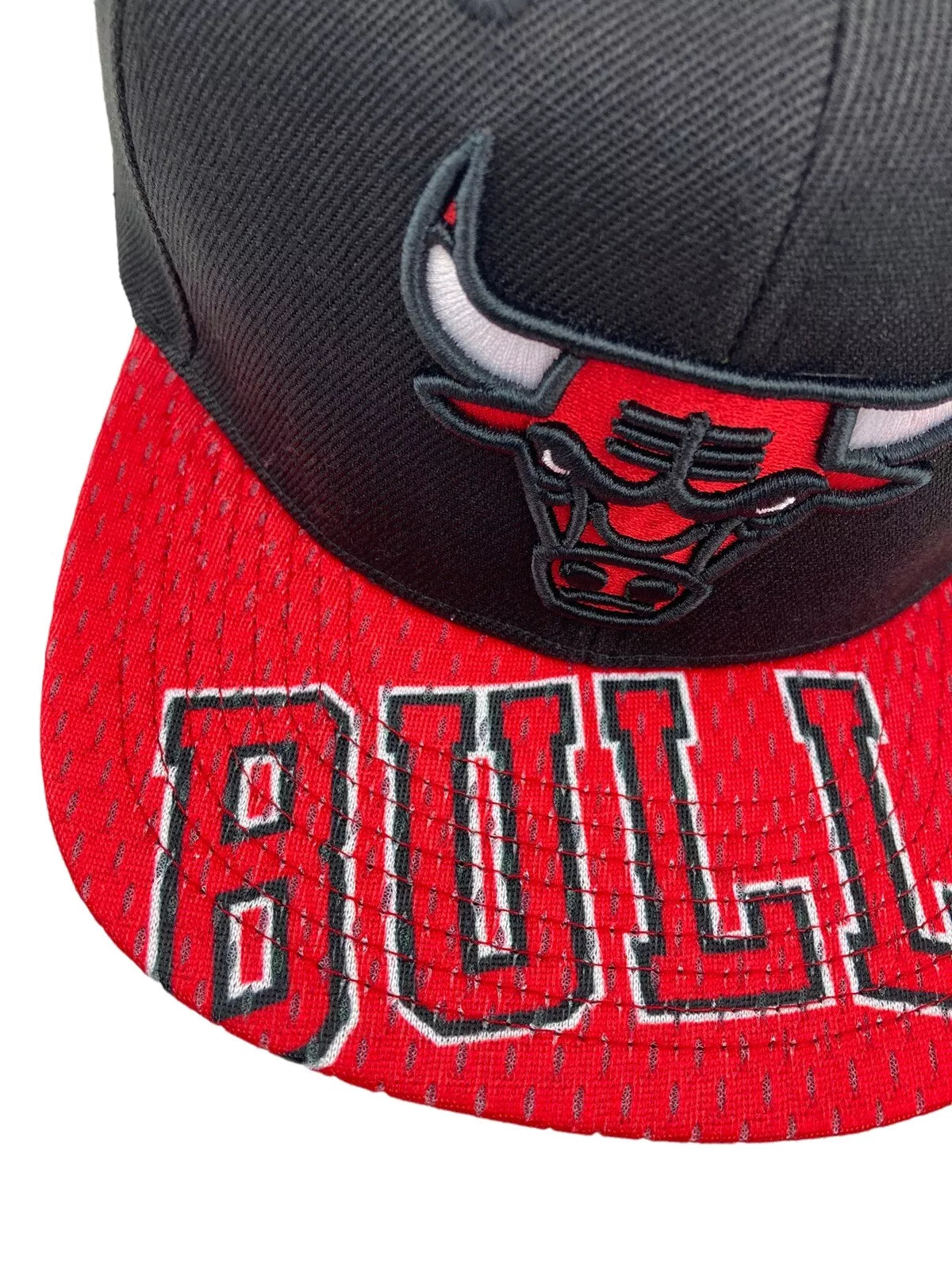 MENS MITCHELL & NESS NBA SNAPSHOT SNAPBACK BULLS - BLACK-RED