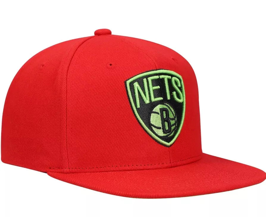 Mens MITCHELL & NESS NBA REVERSE CANDY APPLE SNAPBACK NETS