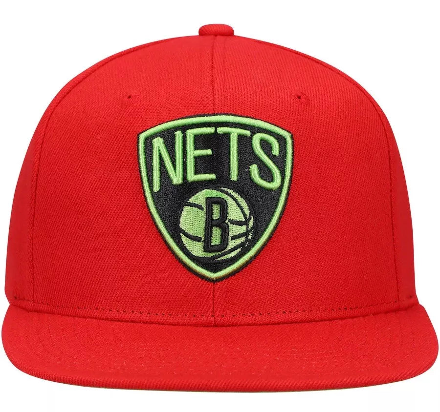 Mens MITCHELL & NESS NBA REVERSE CANDY APPLE SNAPBACK NETS