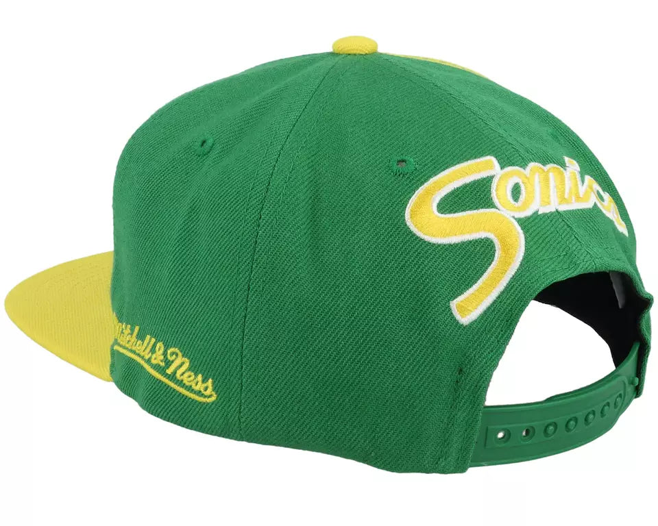 MENS MITCHELL & NESS NBA REAR SCRIPT DEADSTOCK SNAPBACK SUPERSONICS - GREEN-GOLD