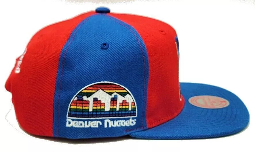 MENS MITCHELL & NESS NBA REAR SCRIPT DEADSTOCK SNAPBACK HWC NUGGETS - RED-ROYAL