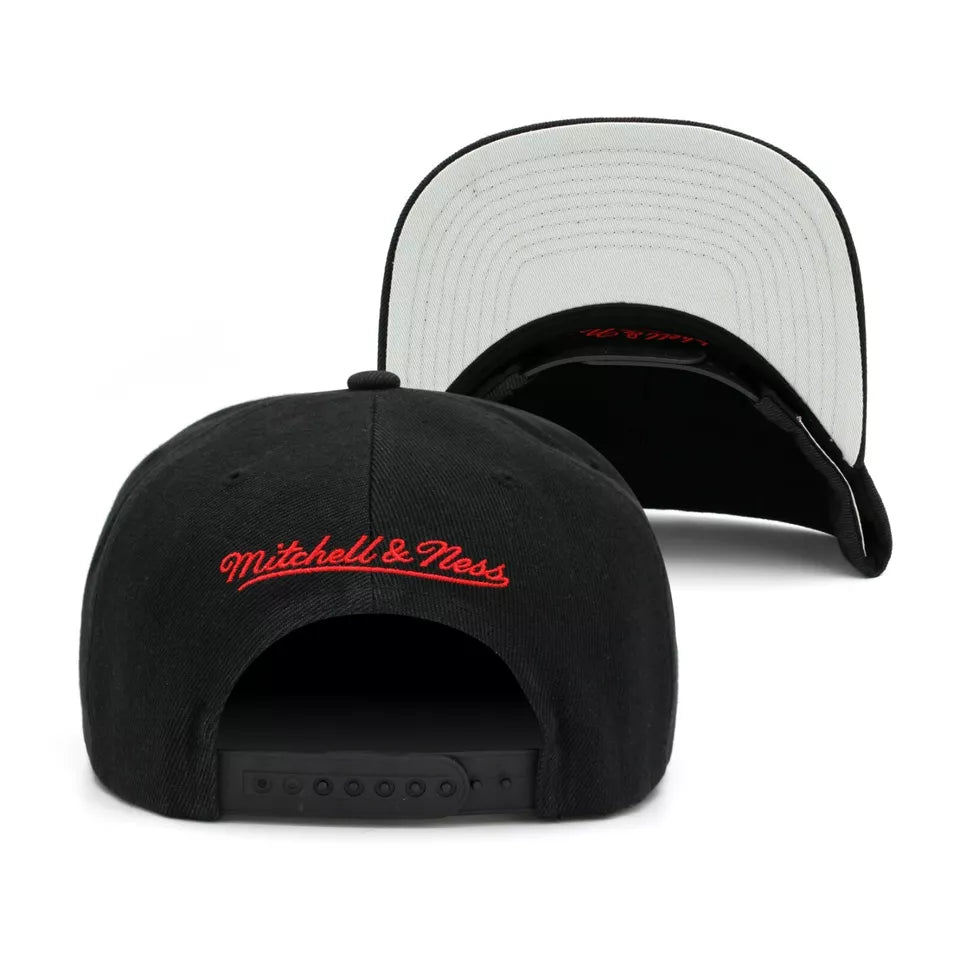 MENS MITCHELL & NESS NBA CORE BASIC SNAPBACK BULLS - BLACK