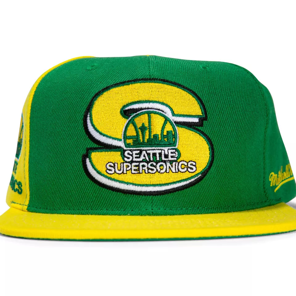 MENS MITCHELL & NESS NBA REAR SCRIPT DEADSTOCK SNAPBACK SUPERSONICS - GREEN-GOLD