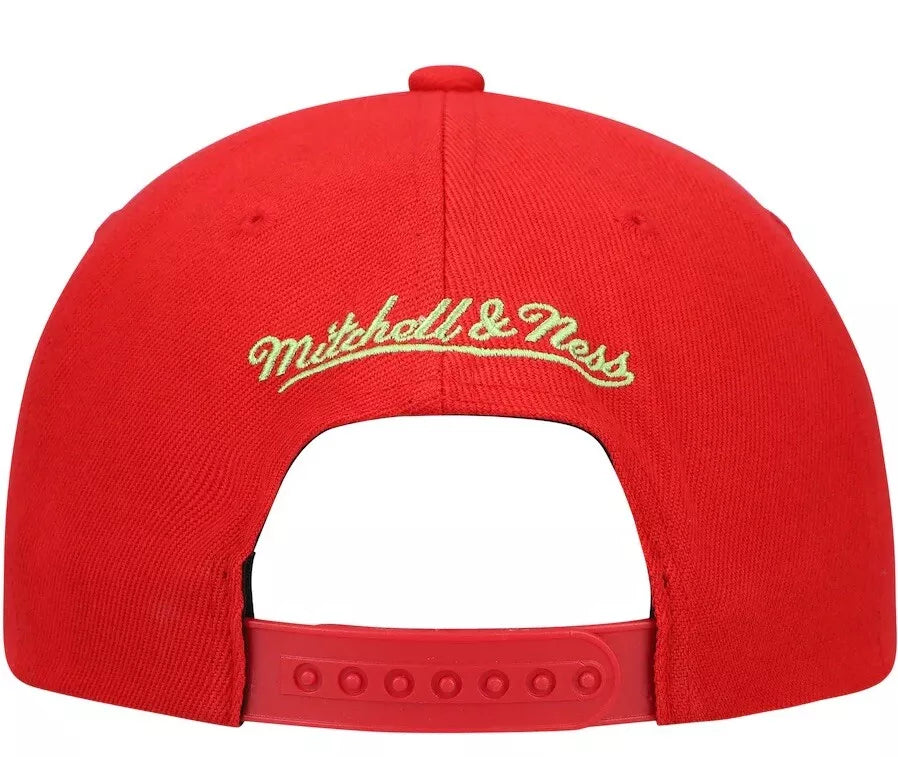 Mens MITCHELL & NESS NBA REVERSE CANDY APPLE SNAPBACK NETS