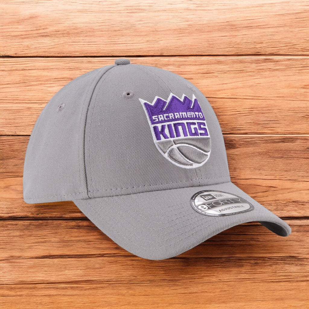 [11405592] MENS NEW ERA NBA SACRAMENTO KINGS 9FORTY THE LEAGUE STRAPBACK - GRAY