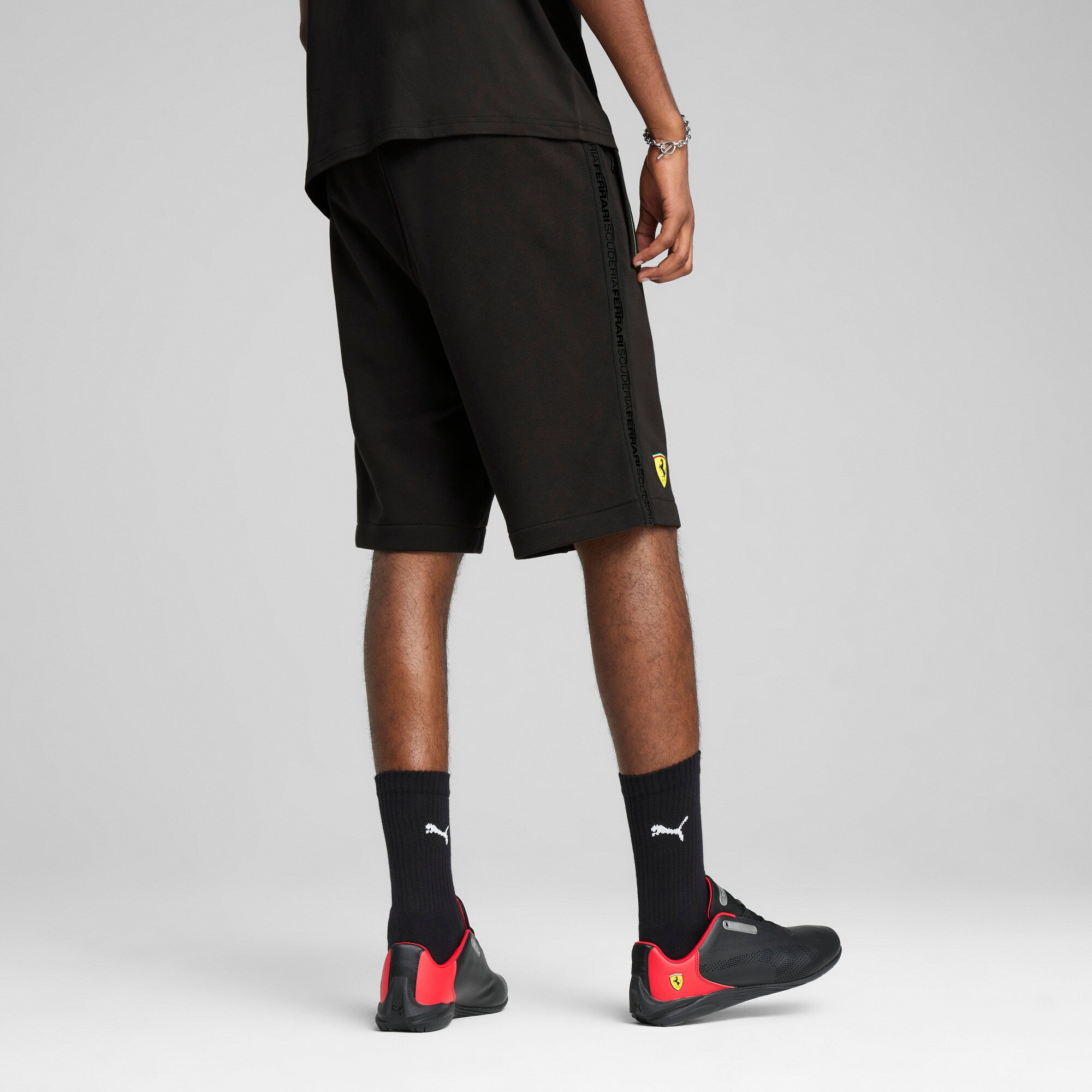 [630184-01] Mens Puma FERRARI RACE SWEATSHORTS