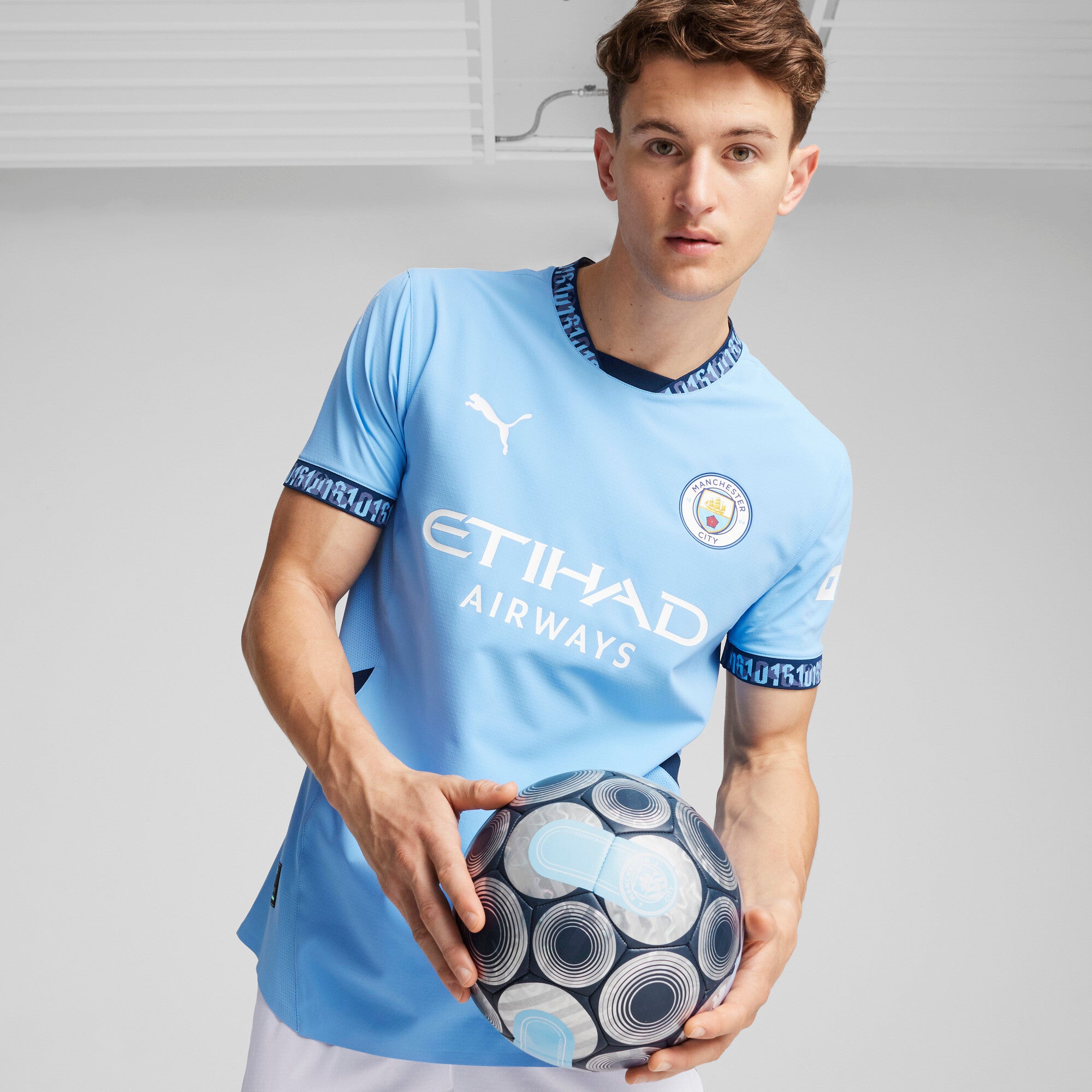 [775050-01] Mens Puma MCFC HOME AUTHENTIC JERSEY