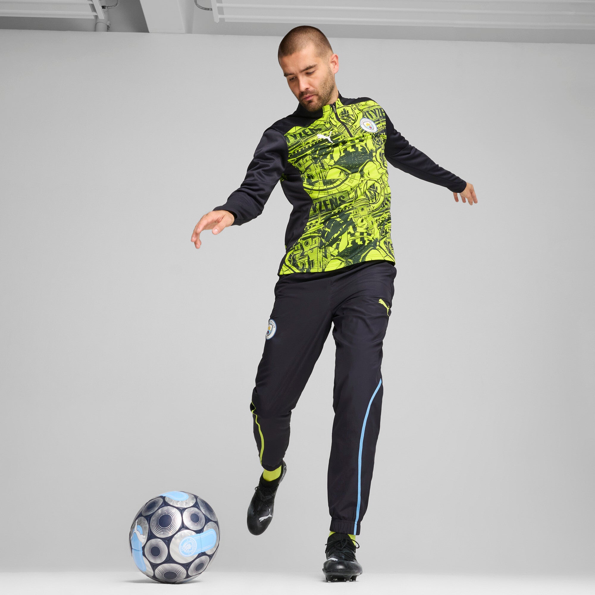 [777579-14] Mens Puma MCFC PREMATCH 1/4 ZIP TOP