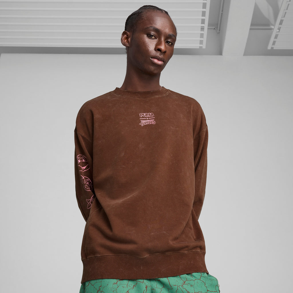 [630100-65] MENS PUMA X TMNT RELAXED GRAPHIC CREW TR
