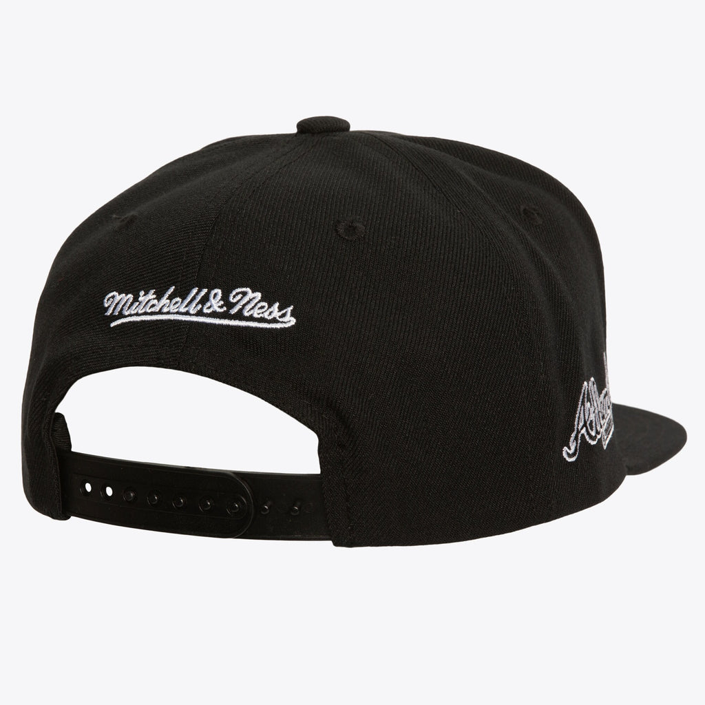 Mens Mitchell & Ness MLB EVERGREEN BLACK WHITE SNAPBACK BRAVES