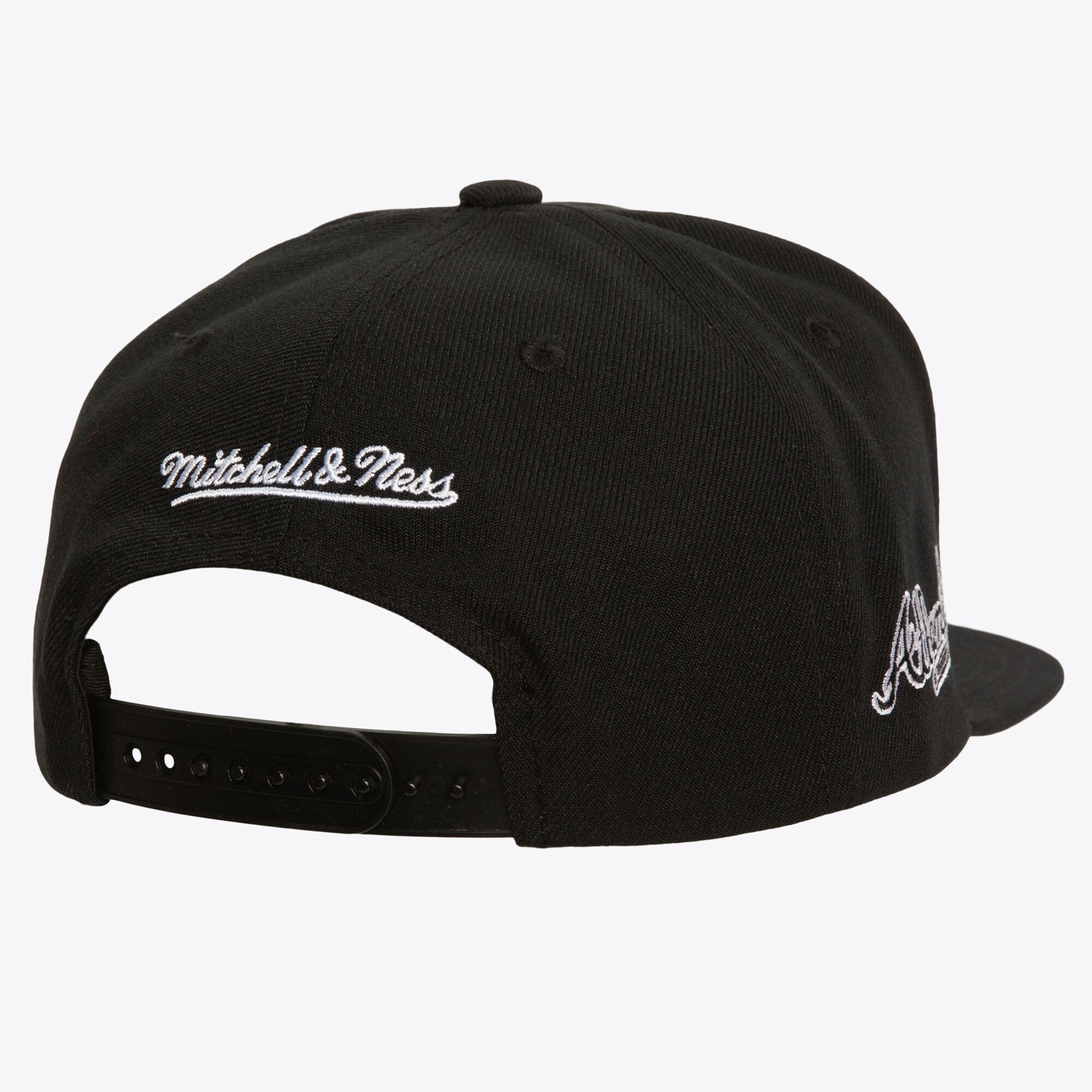 Mens Mitchell & Ness MLB EVERGREEN BLACK WHITE SNAPBACK BRAVES