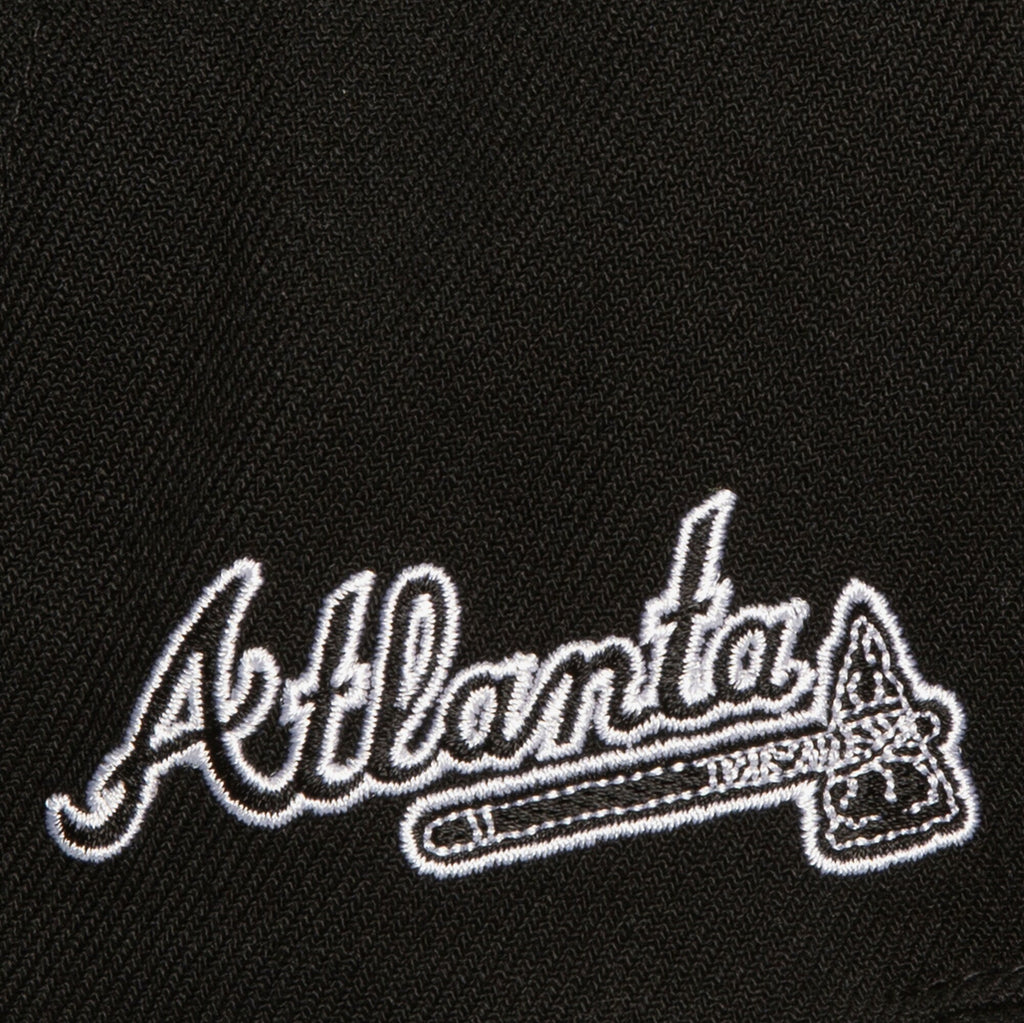 Mens Mitchell & Ness MLB EVERGREEN BLACK WHITE SNAPBACK BRAVES