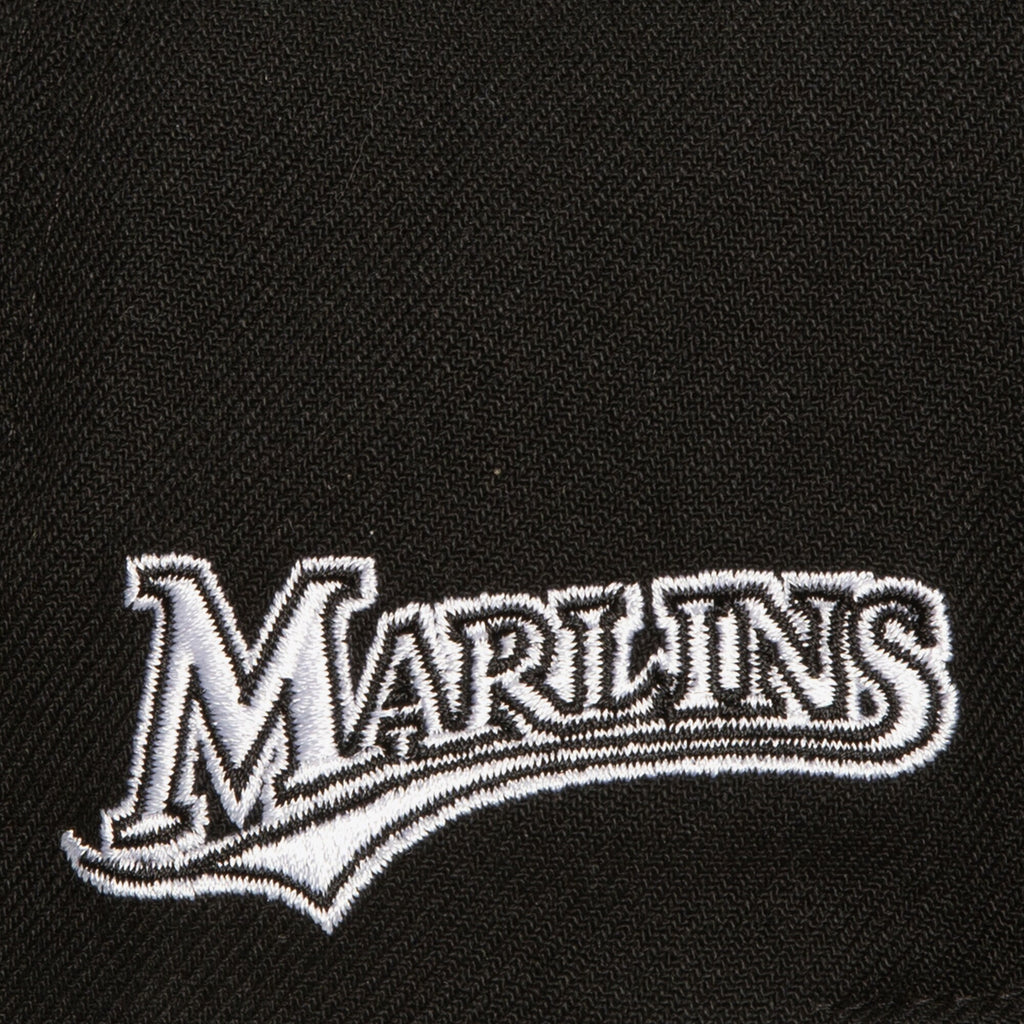 Mens Mitchell & Ness MLB EVERGREEN BLACK WHITE SNAPBACK COOP MARLINS