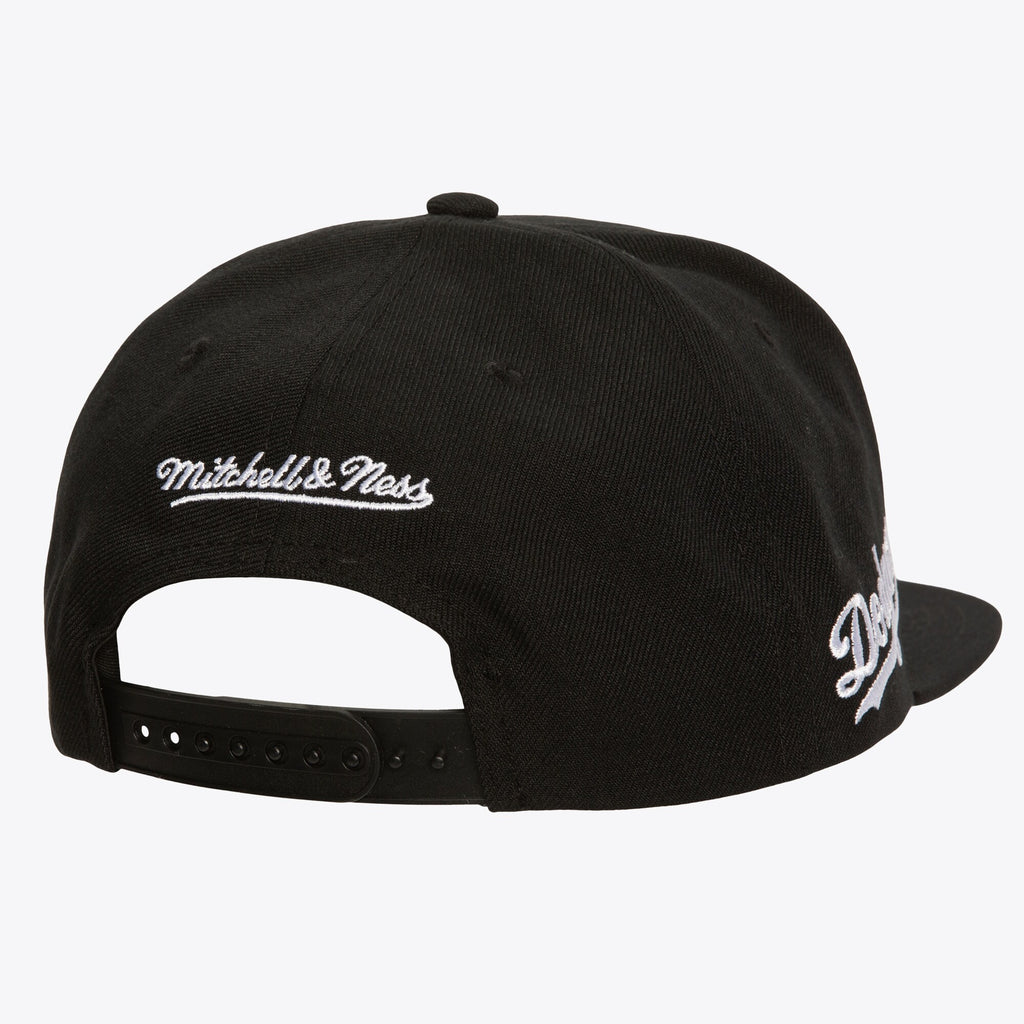Mens Mitchell & Ness MLB EVERGREEN BLACK WHITE SNAPBACK DODGERS
