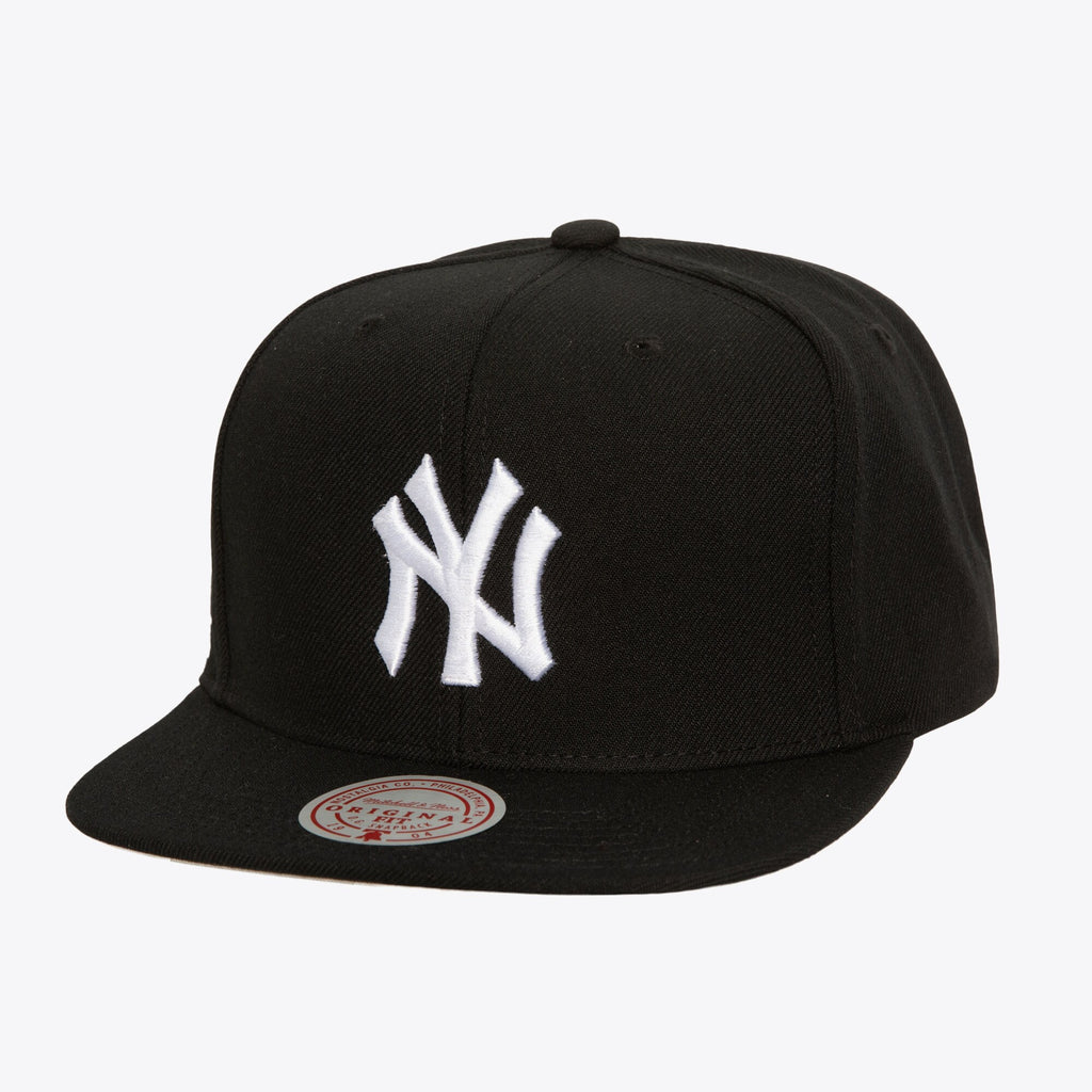 Mens Mitchell & Ness MLB EVERGREEN BLACK WHITE SNAPBACK YANKEES