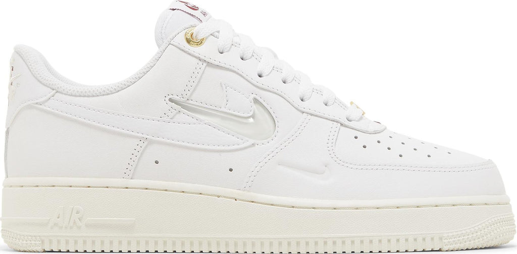 [DQ7664-100] Mens Nike Air Force 1 Low '07 LV8