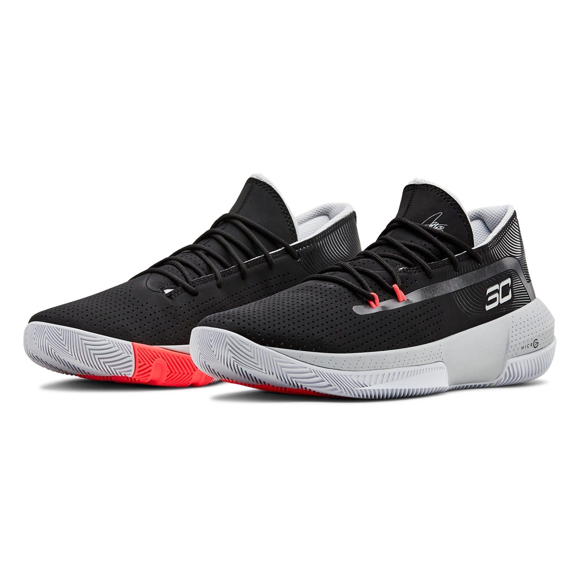 [3022048-001] Mens Under Armour SC 3Zero III - sneakAR