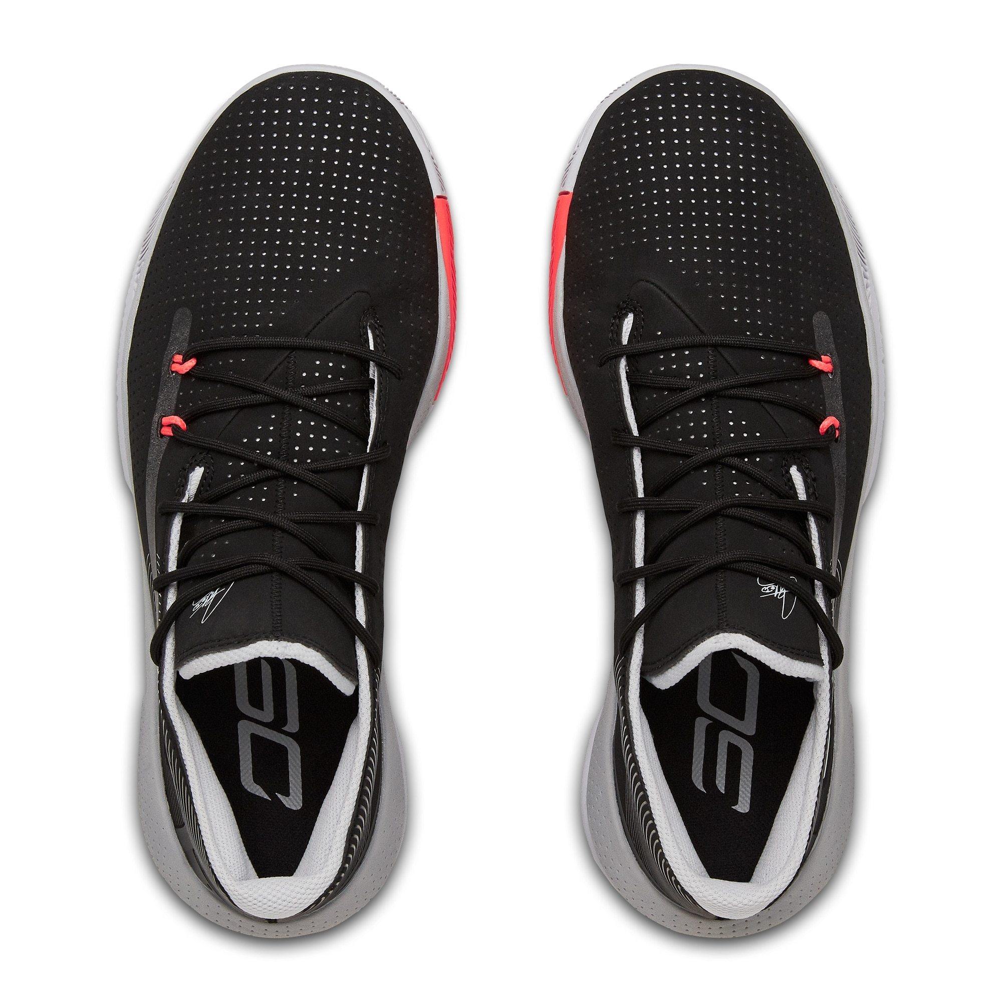 [3022048-001] Mens Under Armour SC 3Zero III - sneakAR