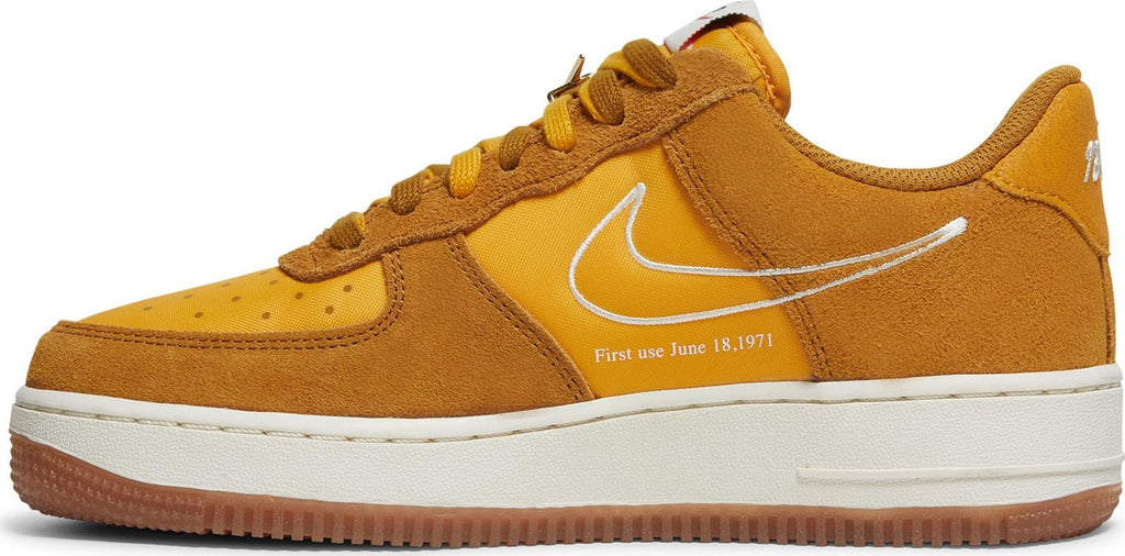 [DA8302-700] Womens Nike Air Force 1 Low '07 (W) 'First Use University Gold'