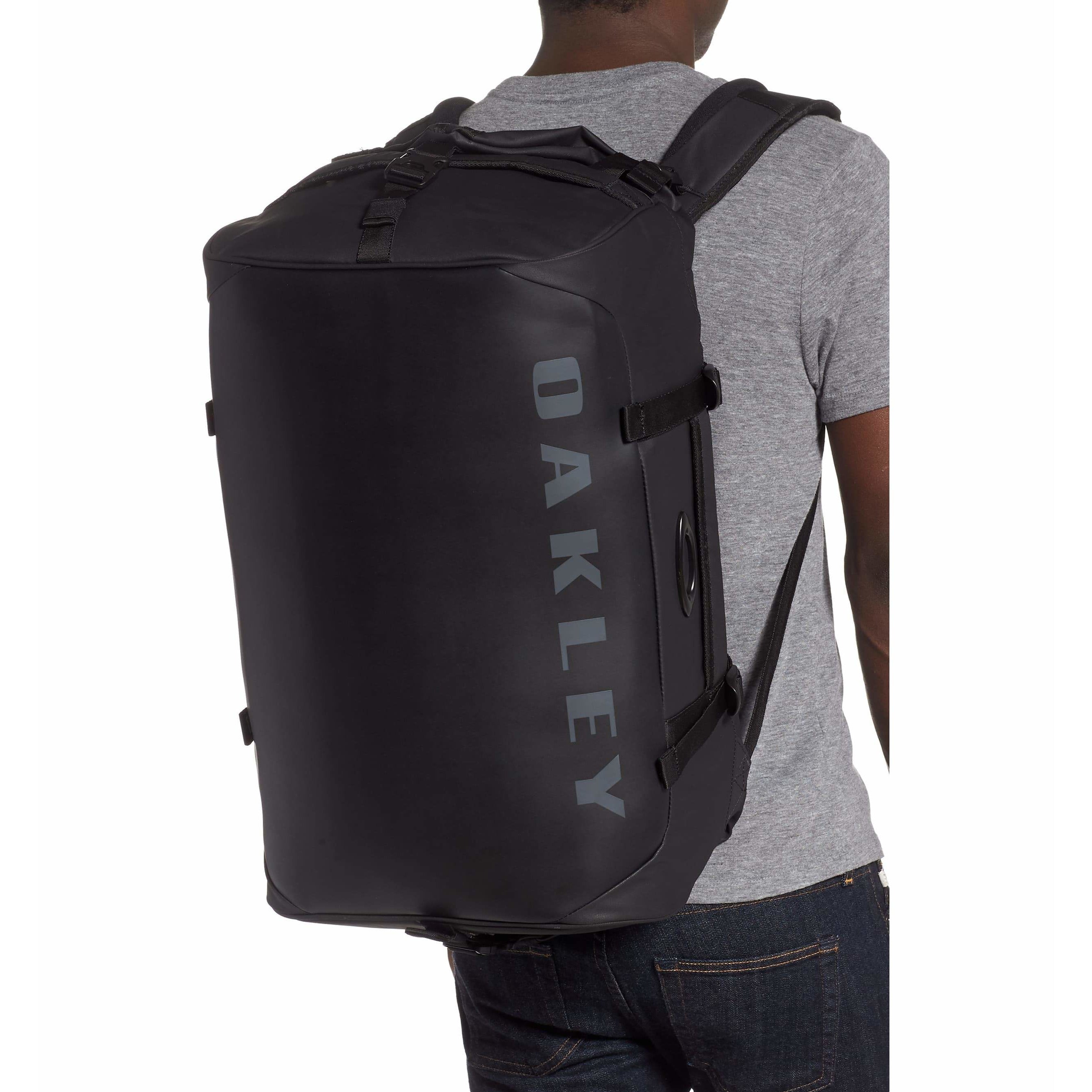 [921538-02E] Mens Oakley Training Duffle - Gym Travel Bag