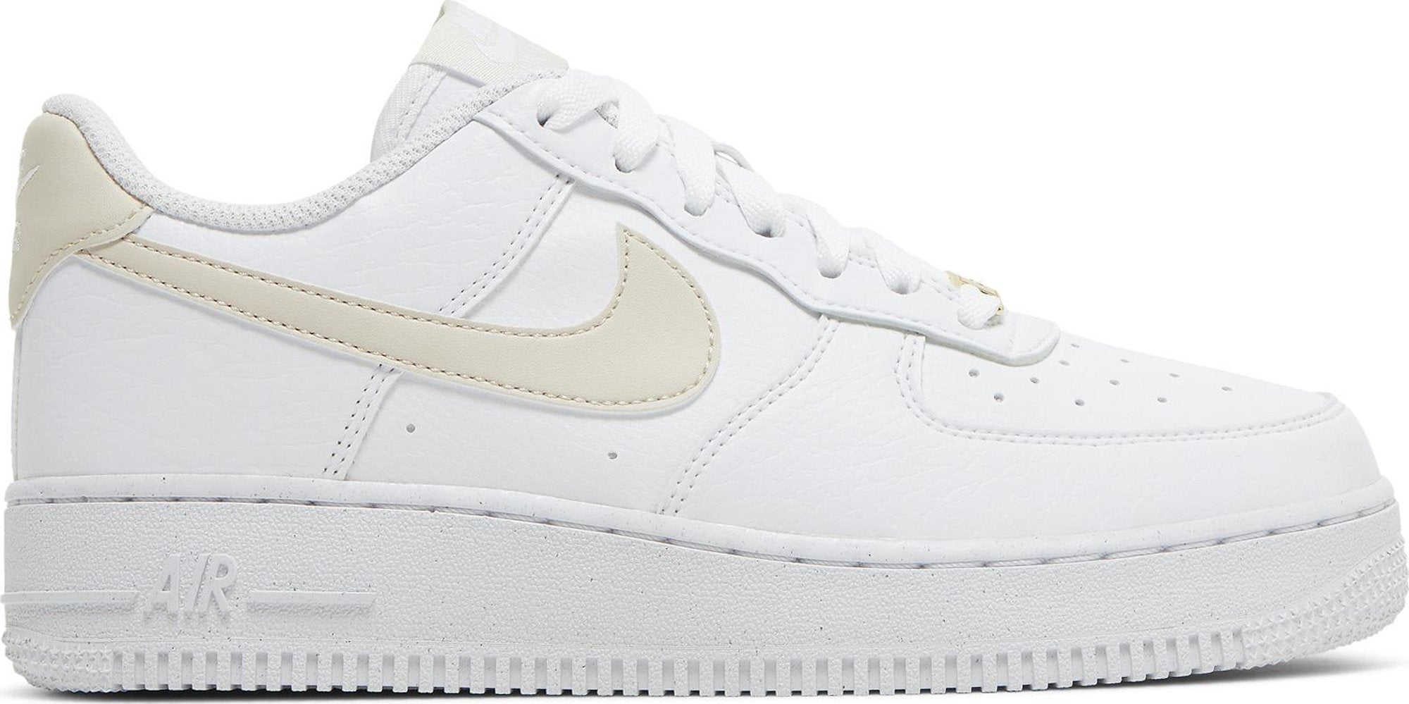 [DN1430-101] Womens Nike AIR FORCE 1 '07 LOW W