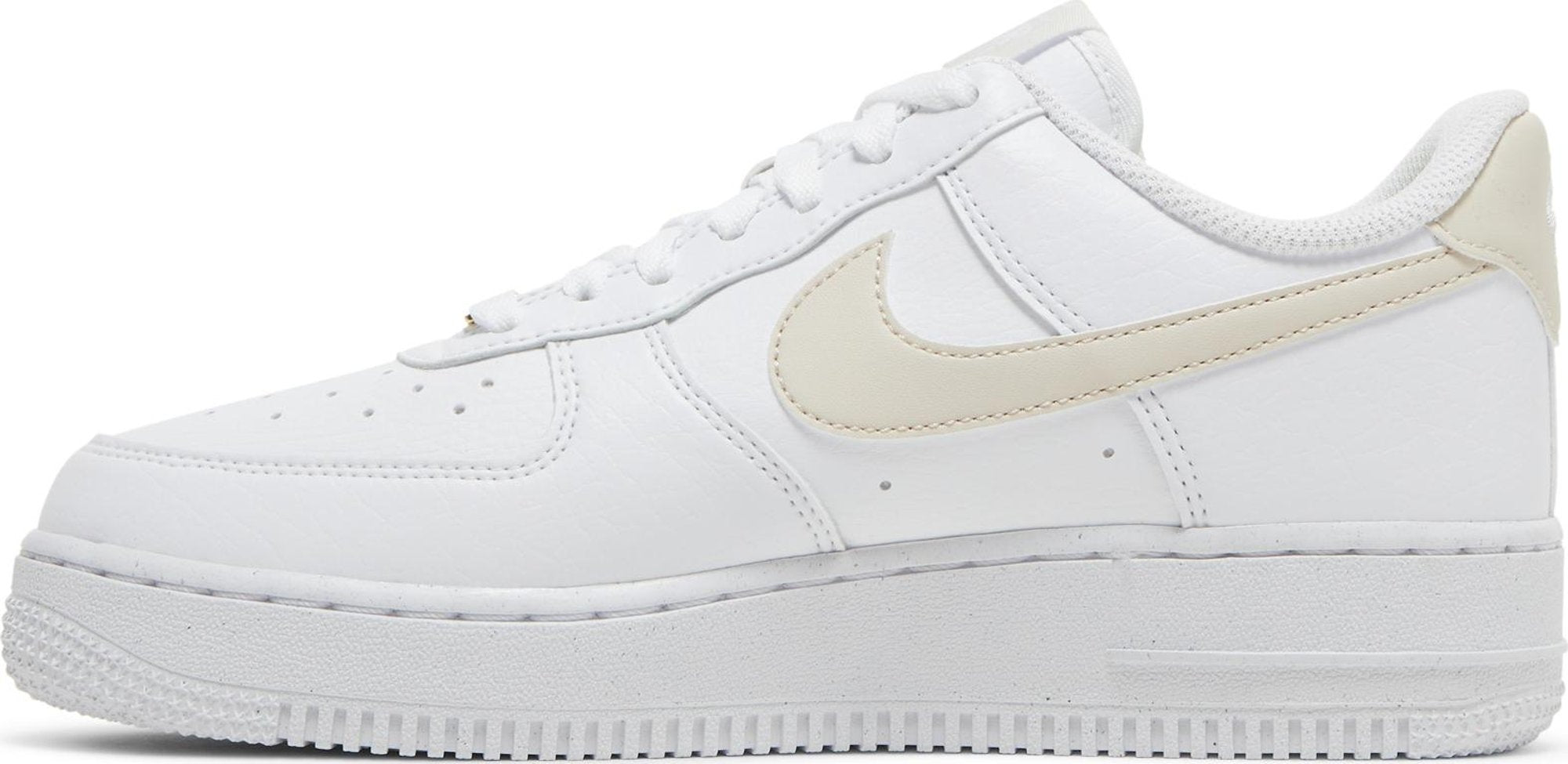 [DN1430-101] Womens Nike AIR FORCE 1 '07 LOW W
