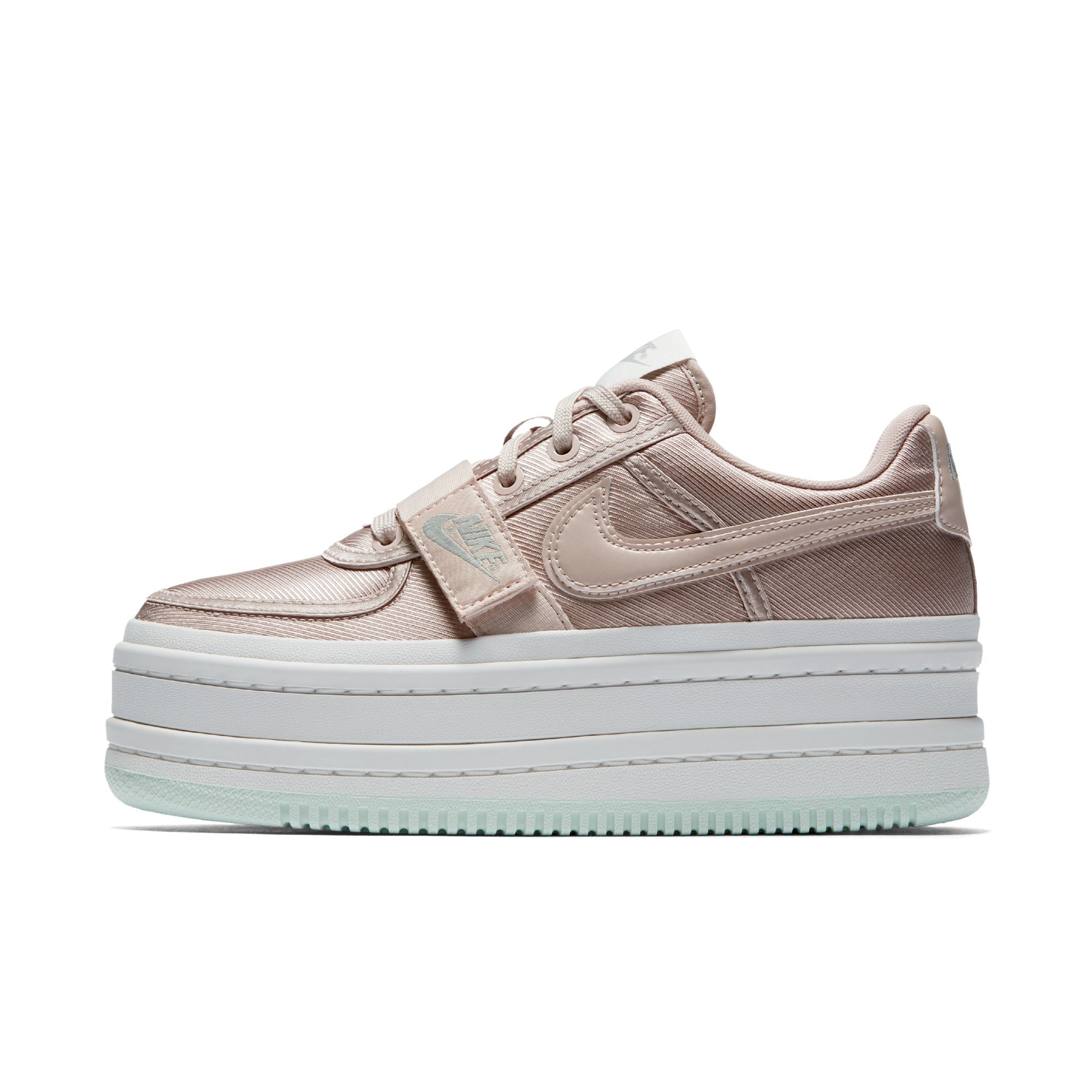 [AO2868-200] Womens Nike Vandal 2K