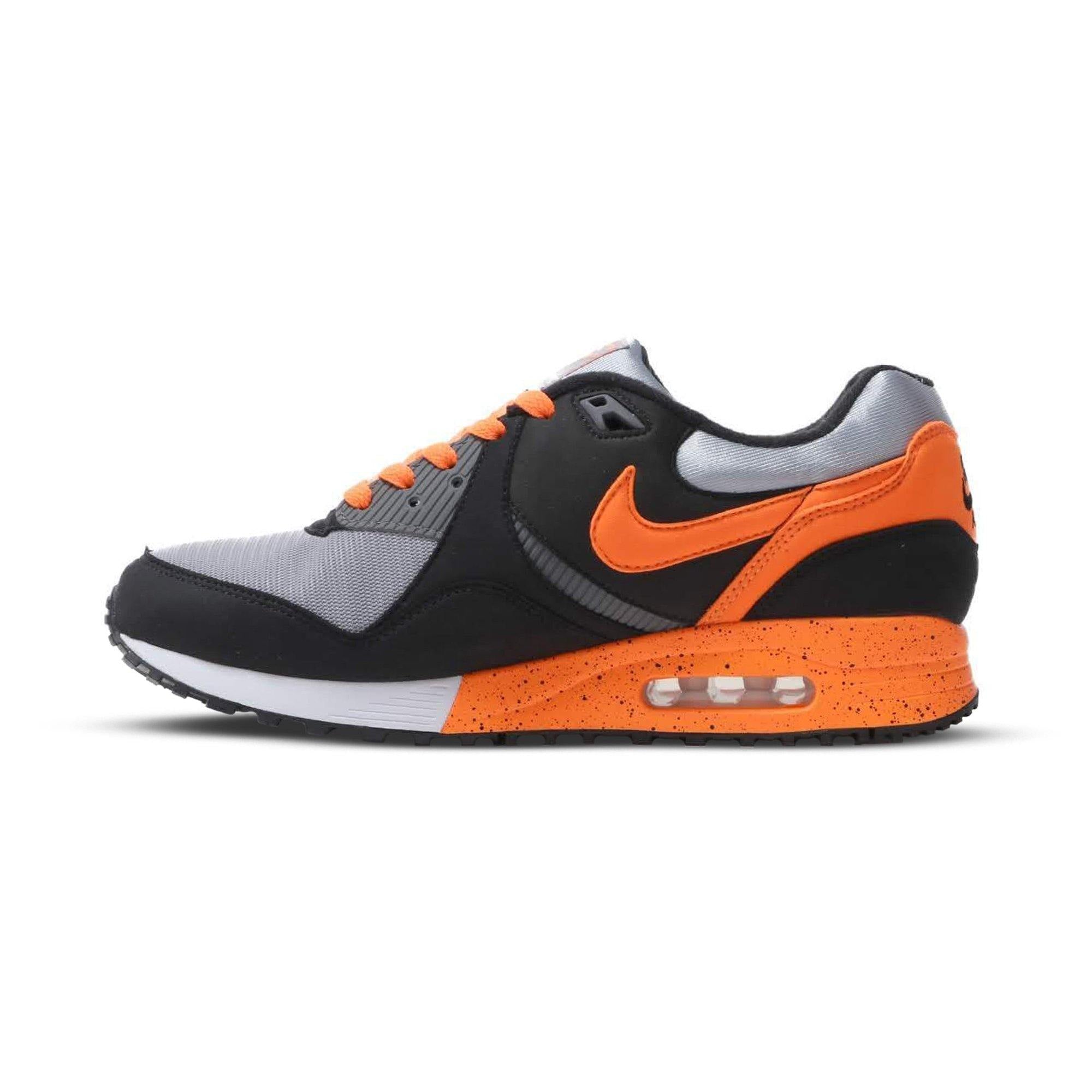[AO8285-002] Mens Nike Air Max Light - sneakAR