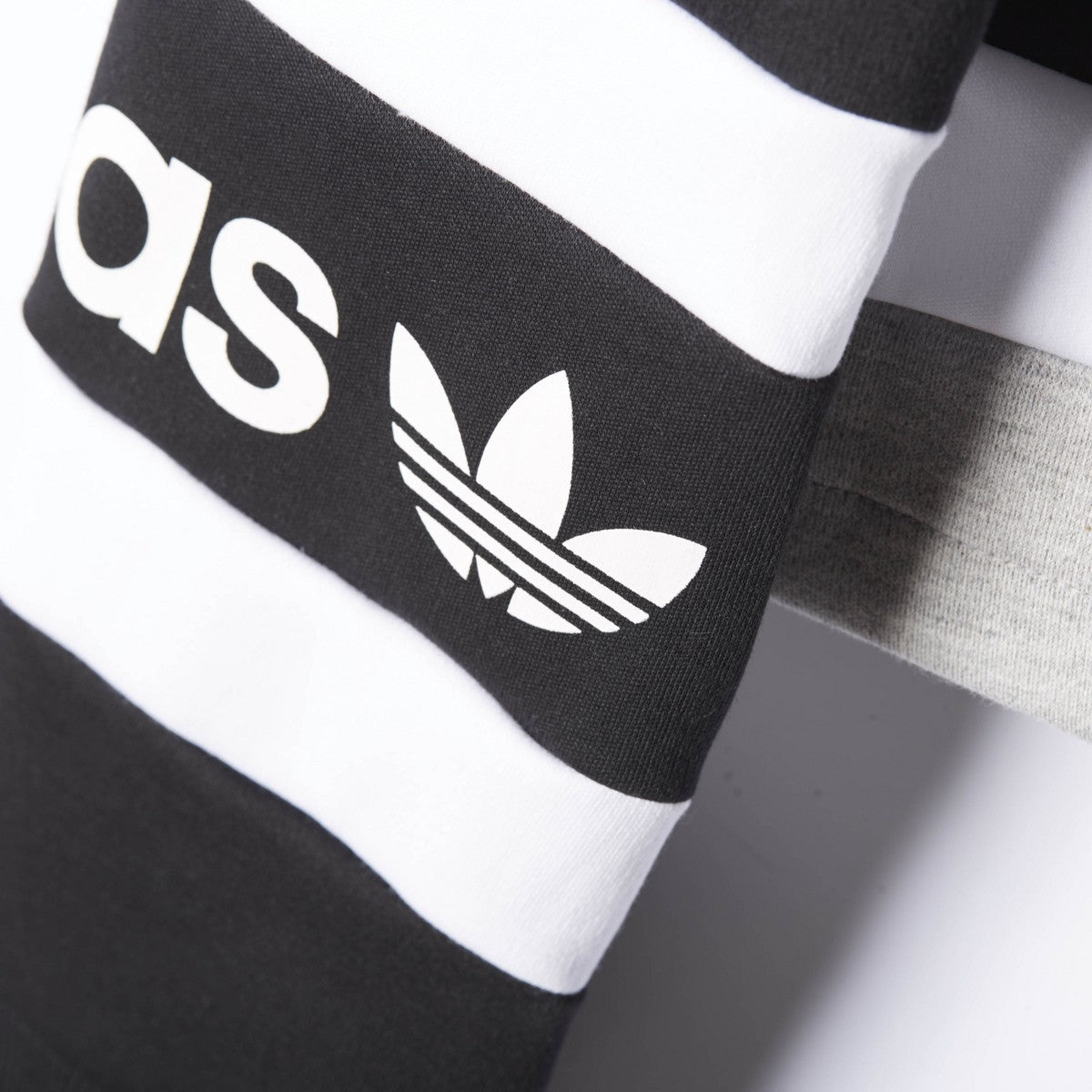 [AY8599] Womens Adidas Originals Sweatshit