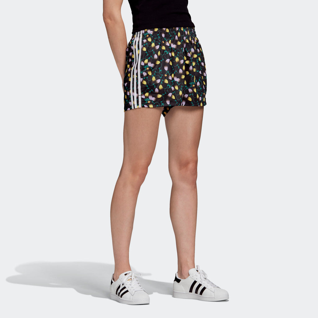 [FL4111] Womens Adidas Originals Allover Print Shorts