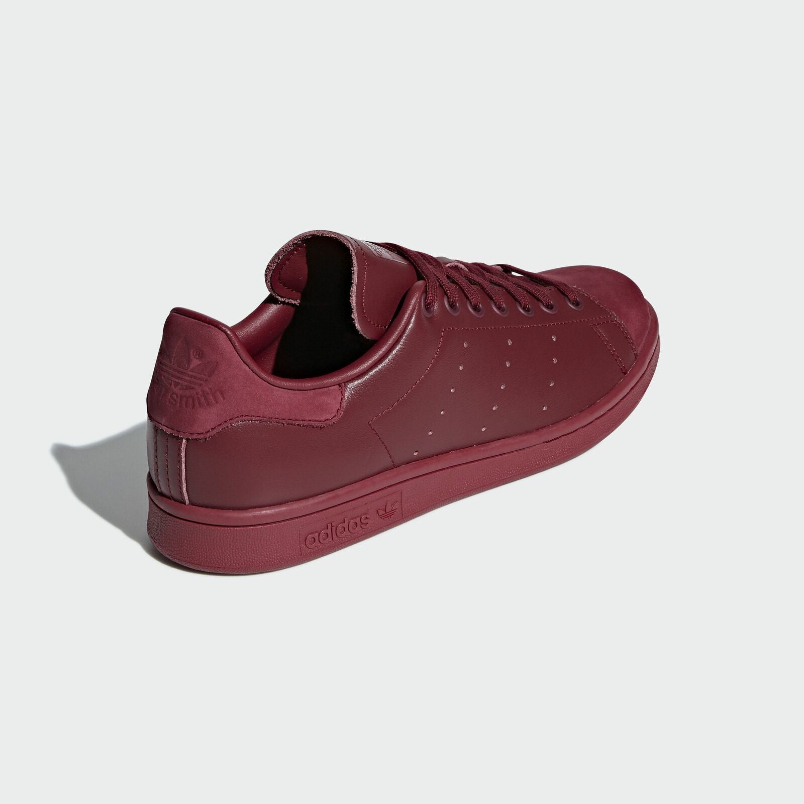 [B37920] Stan Smith