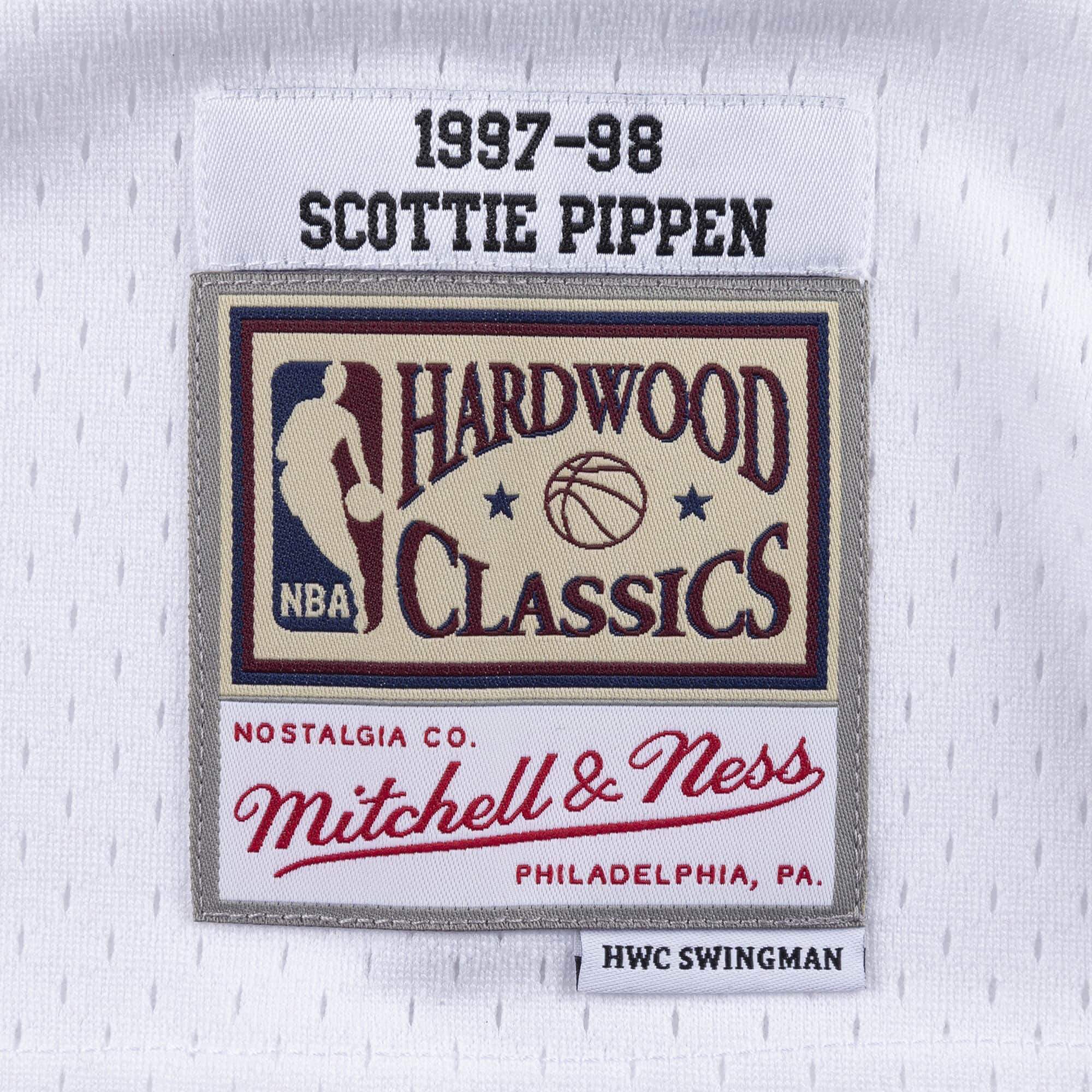 [BA84SL-CBU-W-C8O] Mens Mitchell & Ness NBA Swingman Jersey Bulls Scottie Pippen