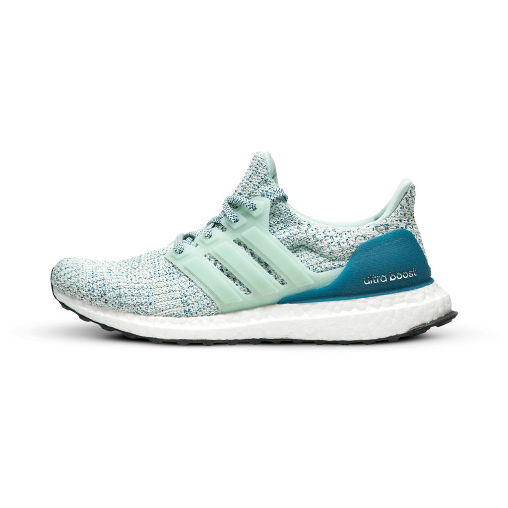 [BB6154] Womens Adidas UltraBOOST