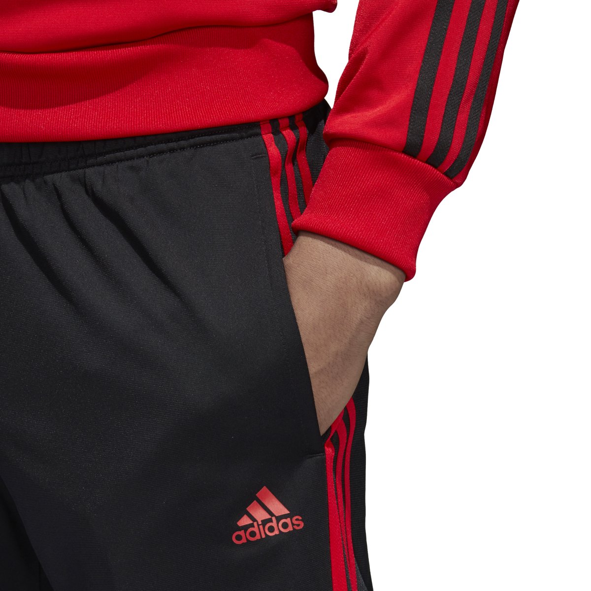 [CF5074] Essential Tricot 3-Stripe Pants