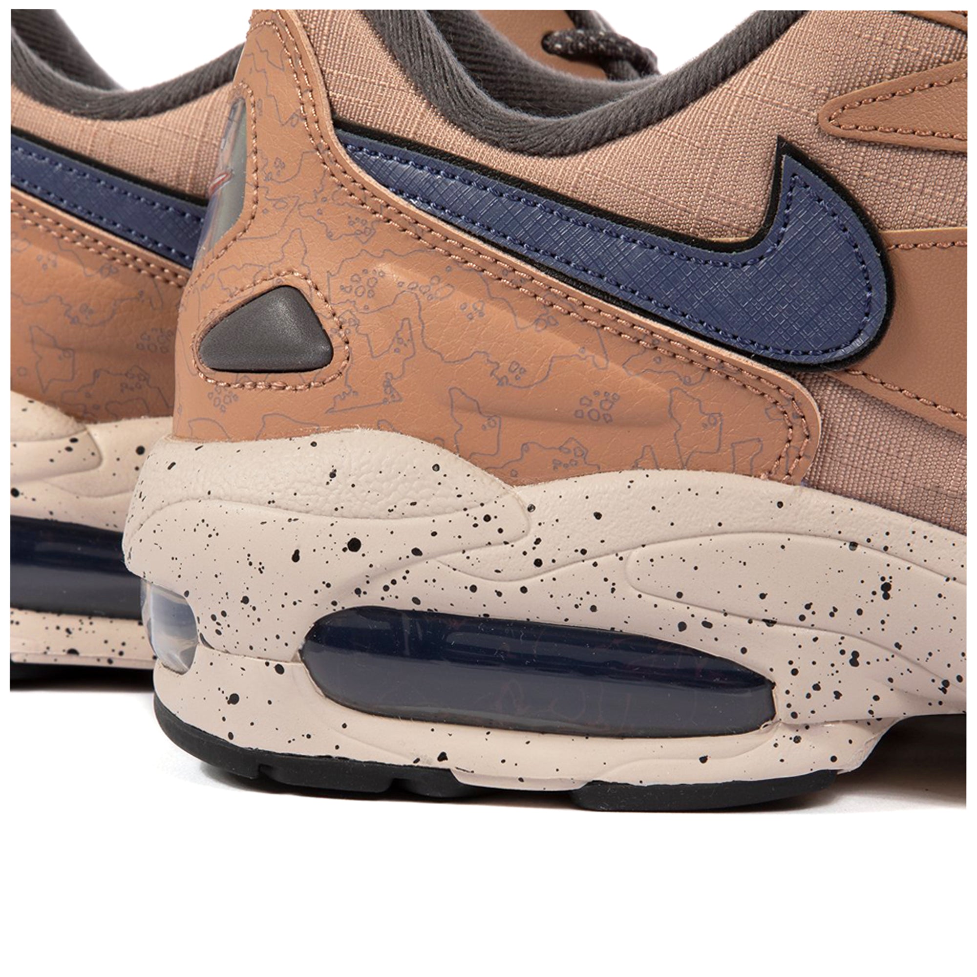 [CJ9997-201] Mens Nike Air Max 2 Light LX