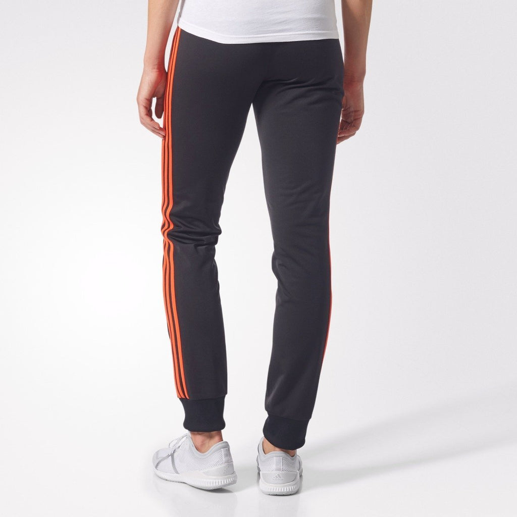 [CV7713] Womens Design2Move Cuffed Pant