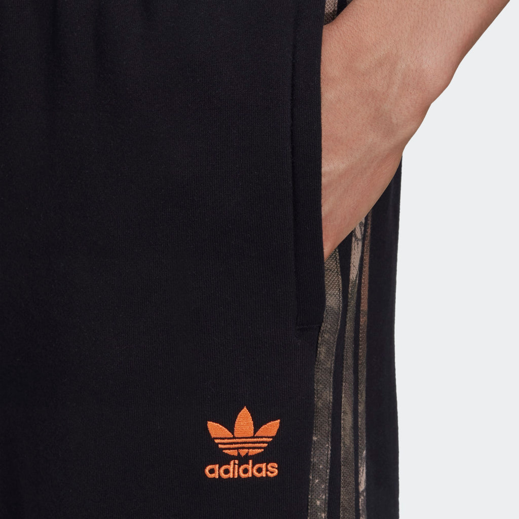 [GD5948] Mens Adidas Originals Camo Sweatpant