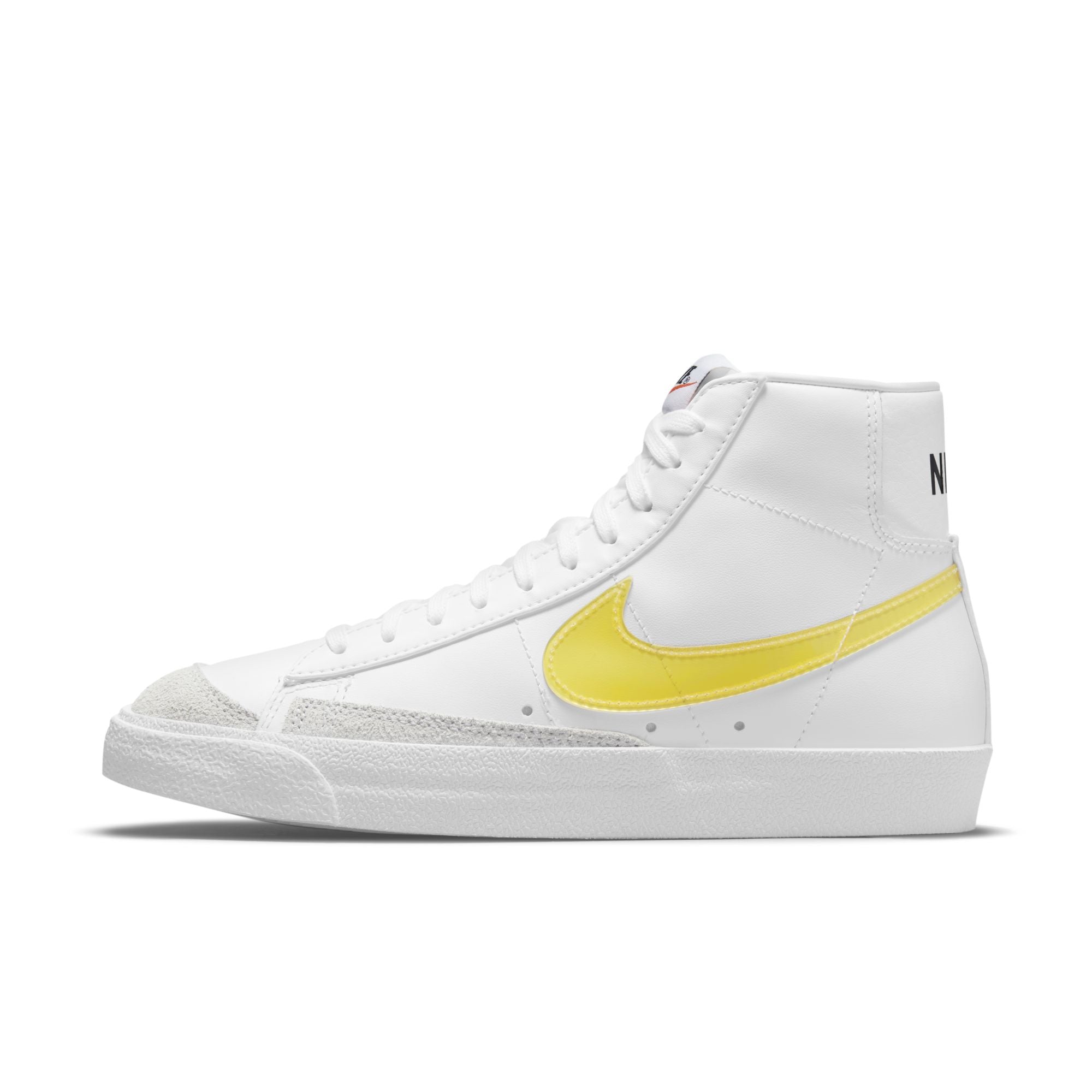 [DJ3050-101] Womens Nike Blazer Mid '77 Essential