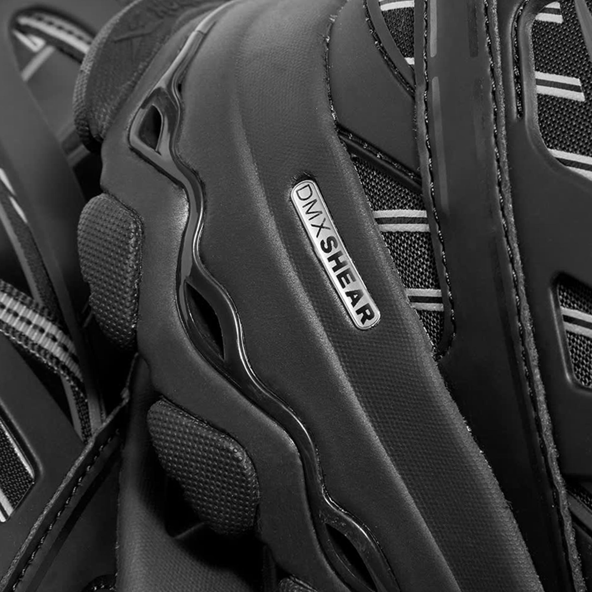[EF8811] Mens Reebok DMX Trail Shadow