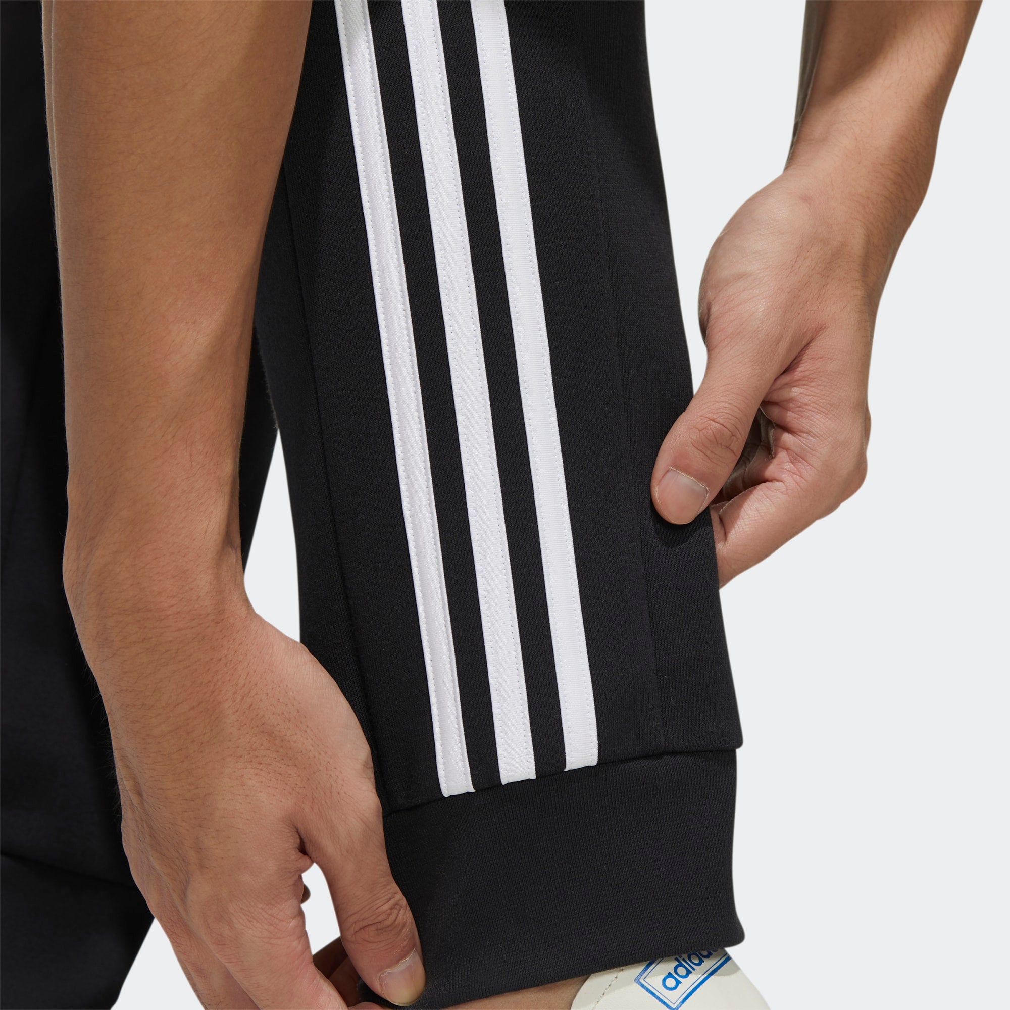 [FL0296] Mens Adidas Essentials Colorblock Pant