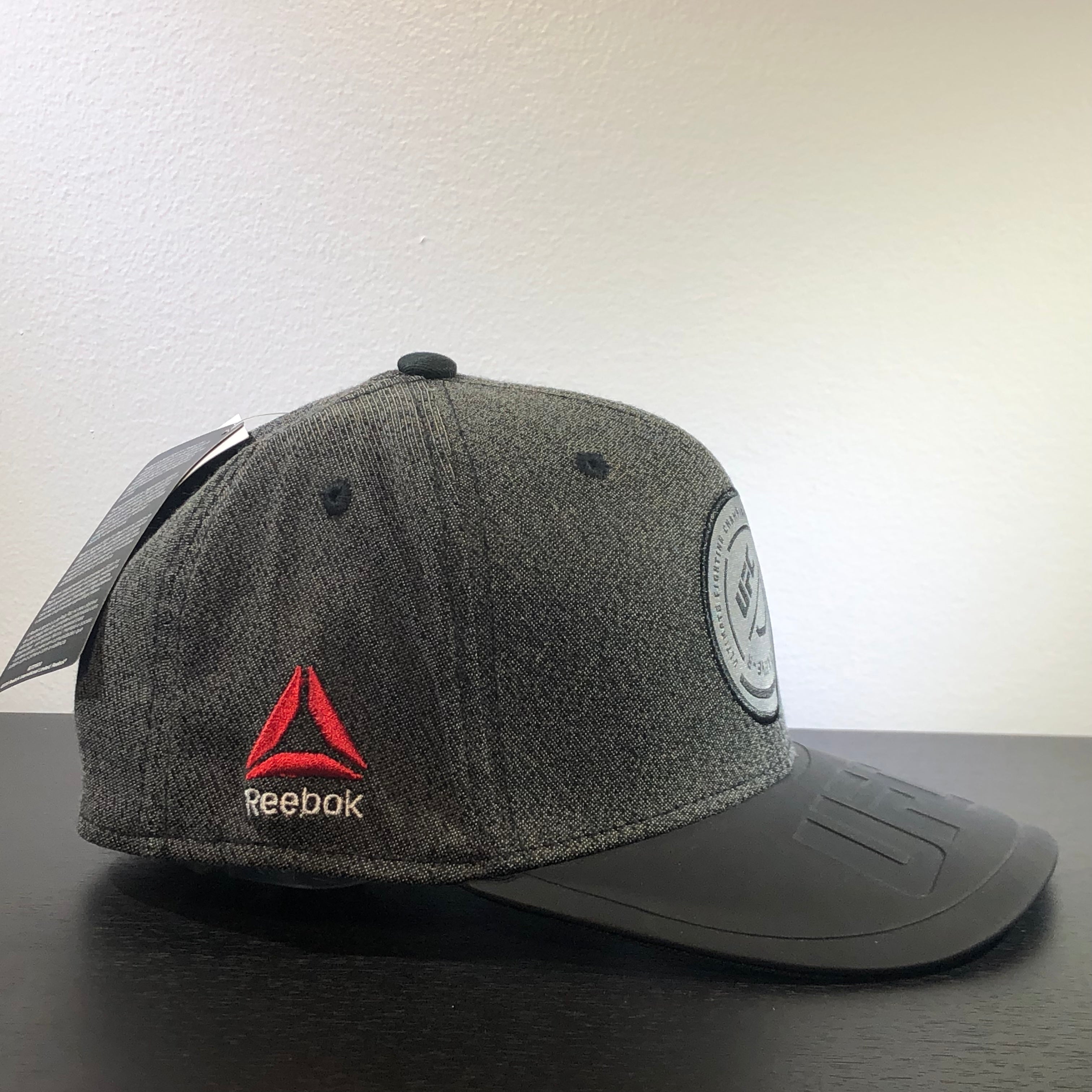 [M852Z] UFC Structured Flex Hat - Grey | Black