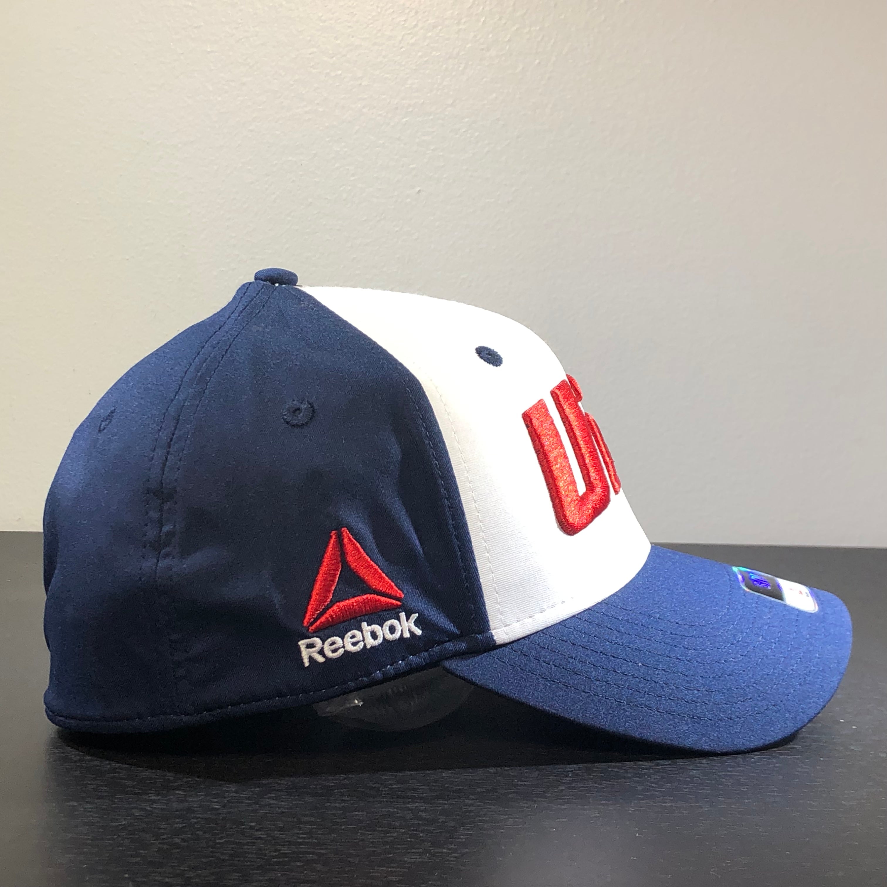 [M773Z] UFC Two Tone Structured Flex Hat - Navy | White | Red