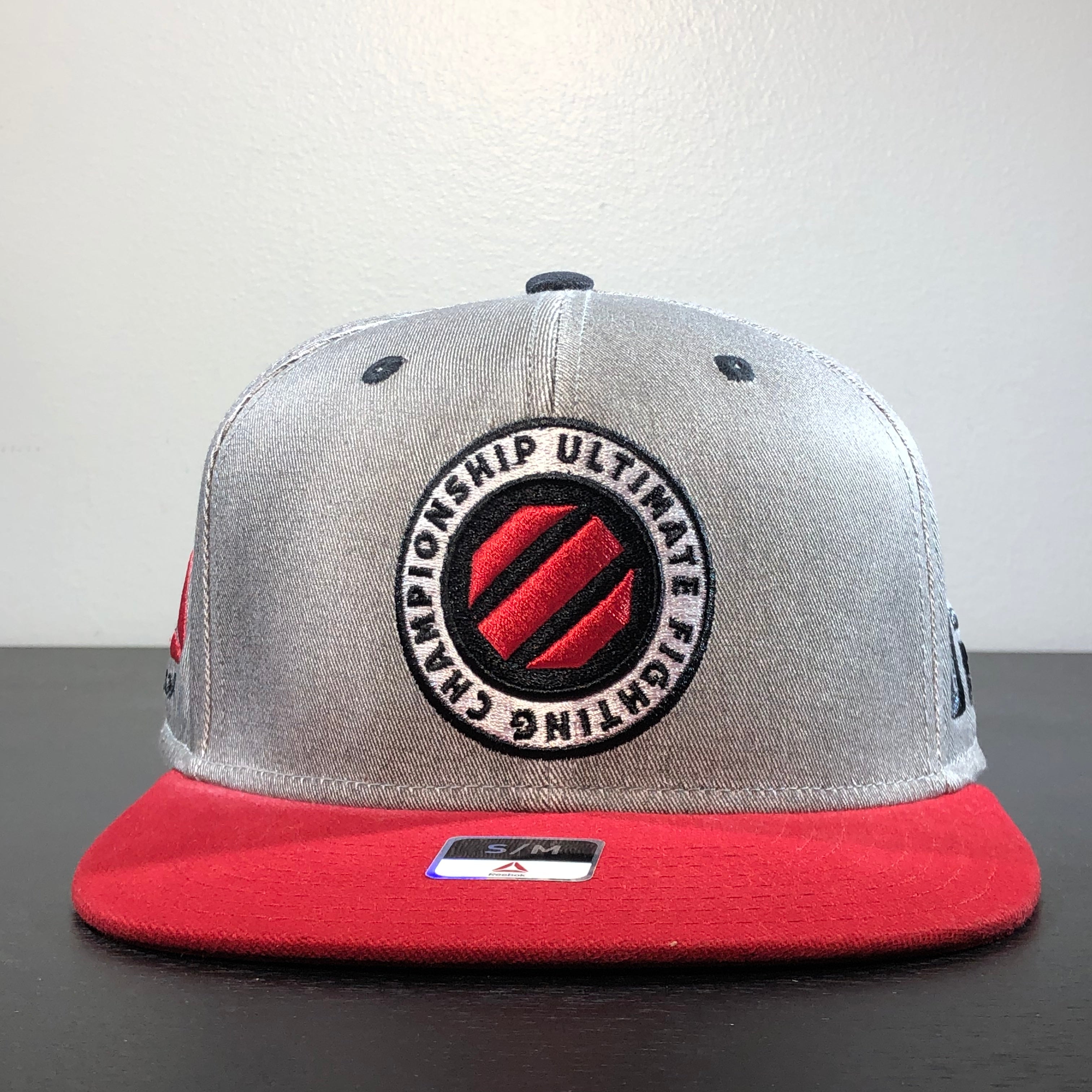 [M771Z] UFC Flat Visor Flex Hat - Grey | Red