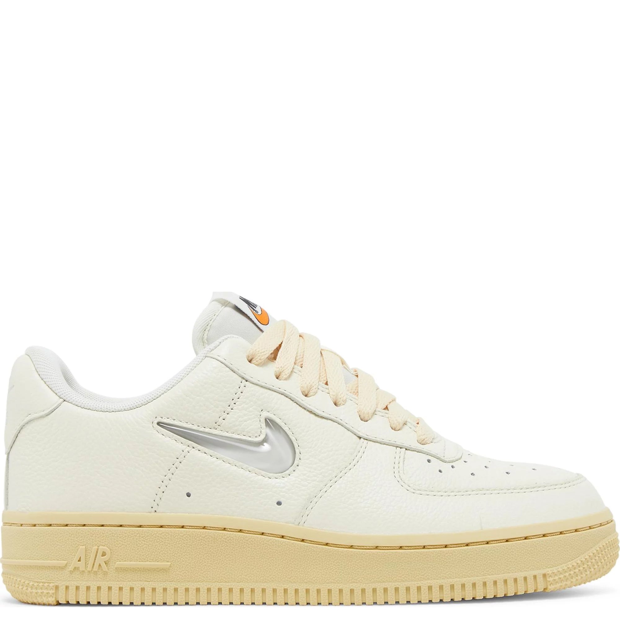[DO9456-100] Womens Nike Air Force 1 Low '07 LX