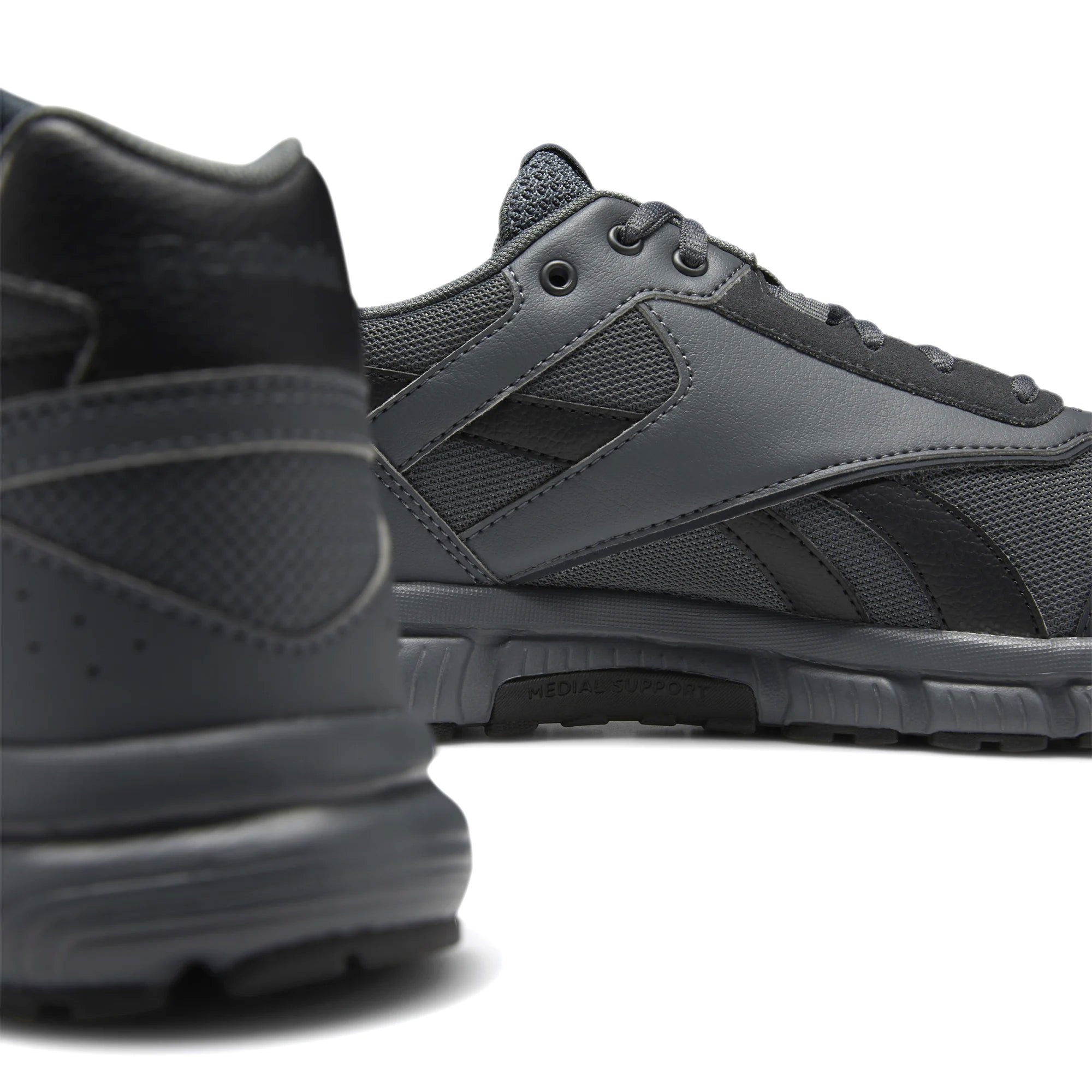 [DV9925] Mens Reebok Royal Run Finish