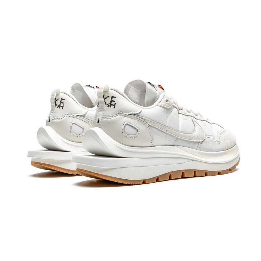 [DD1875-100] Mens Nike Vaporwaffle